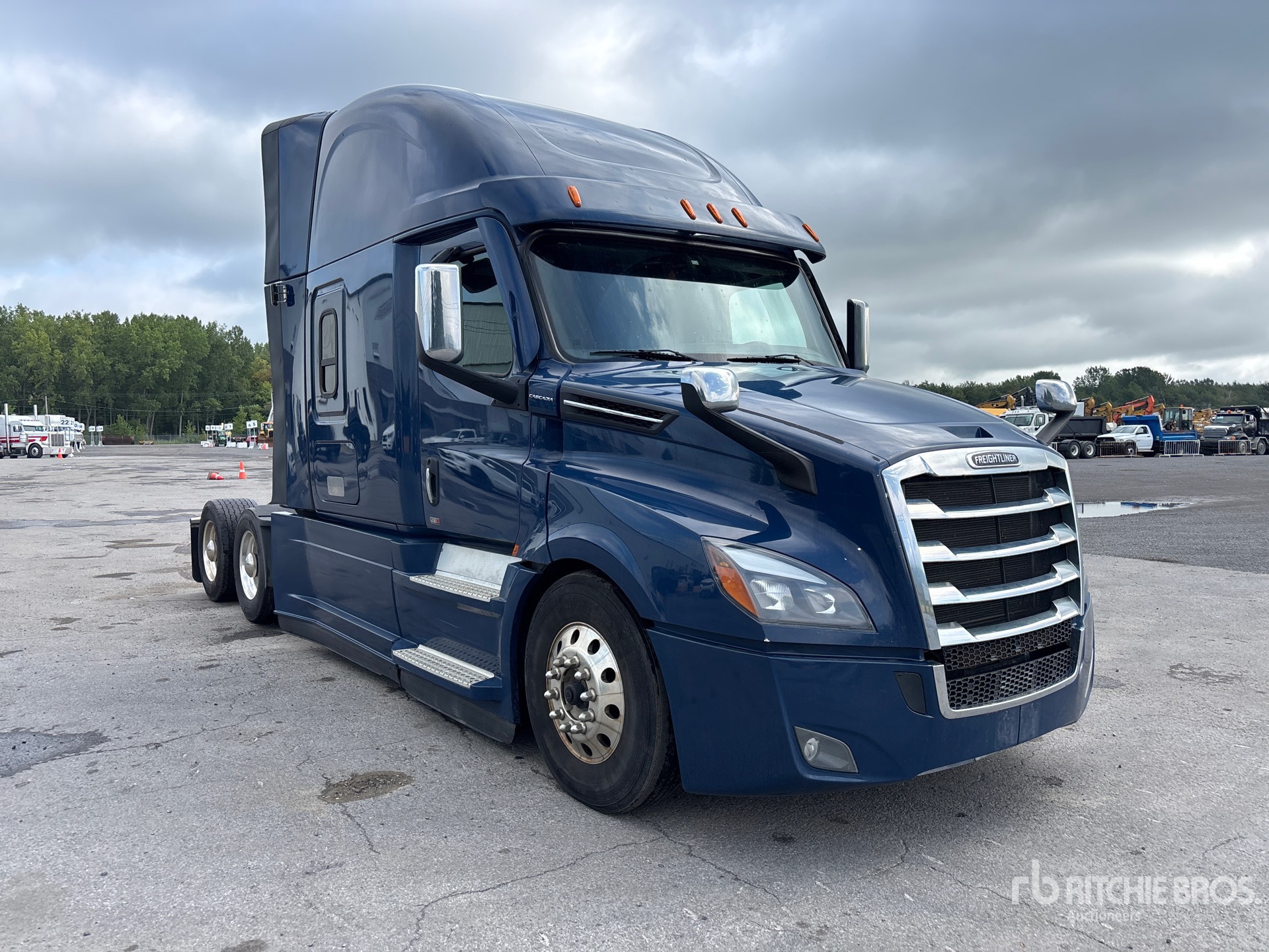 2022 Freightliner CASCADIA 126
