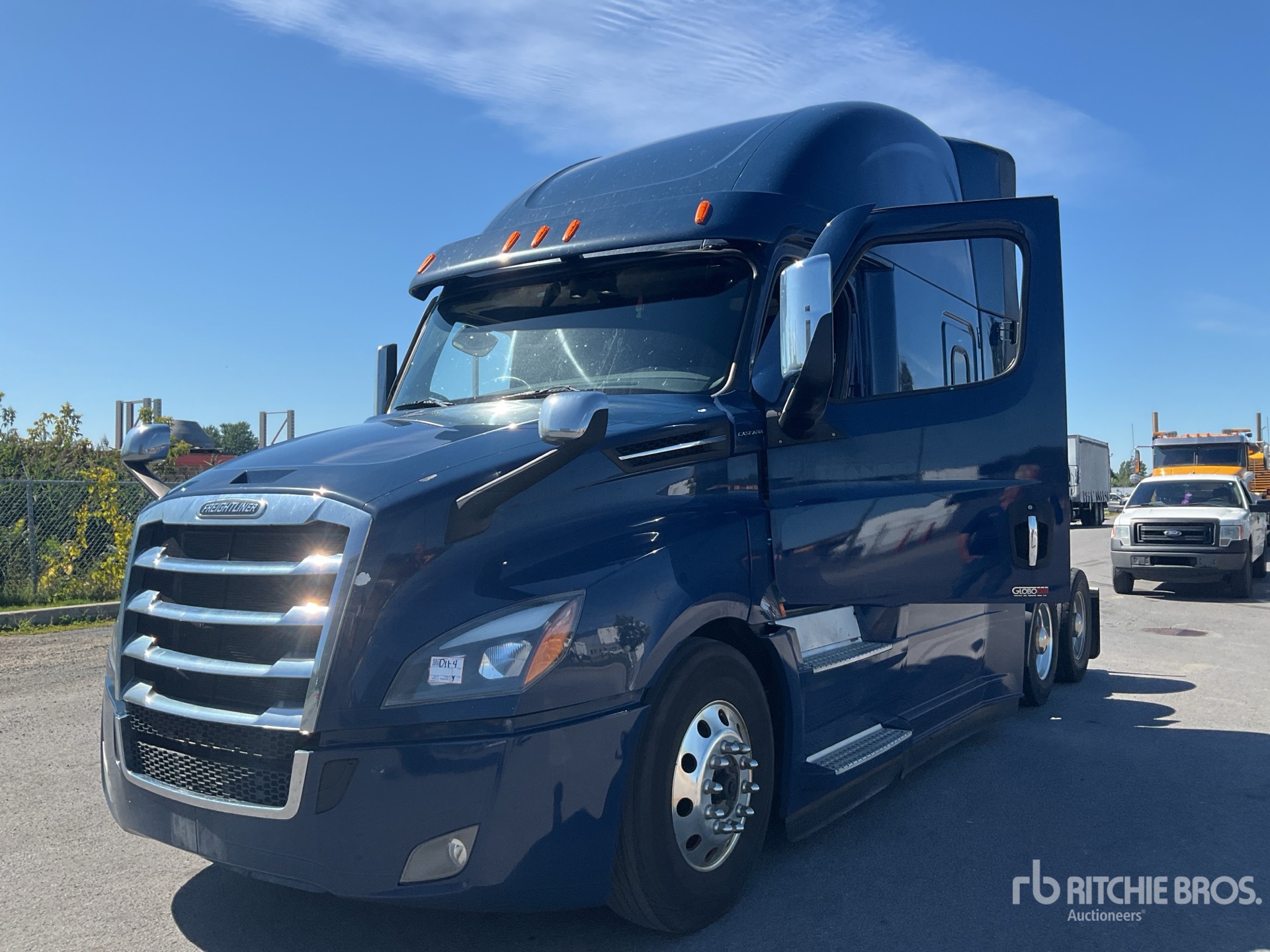 2022 Freightliner CASCADIA 126