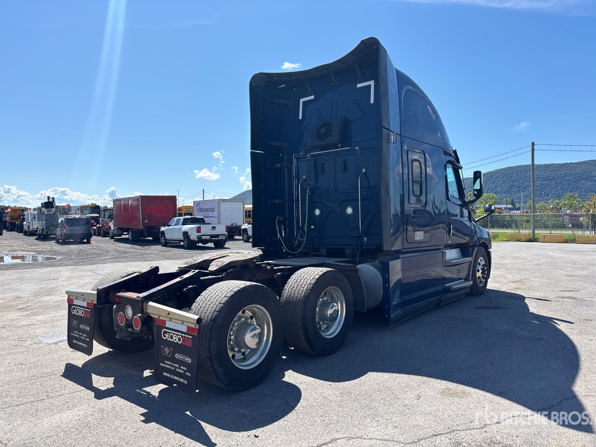 2022 Freightliner CASCADIA 126