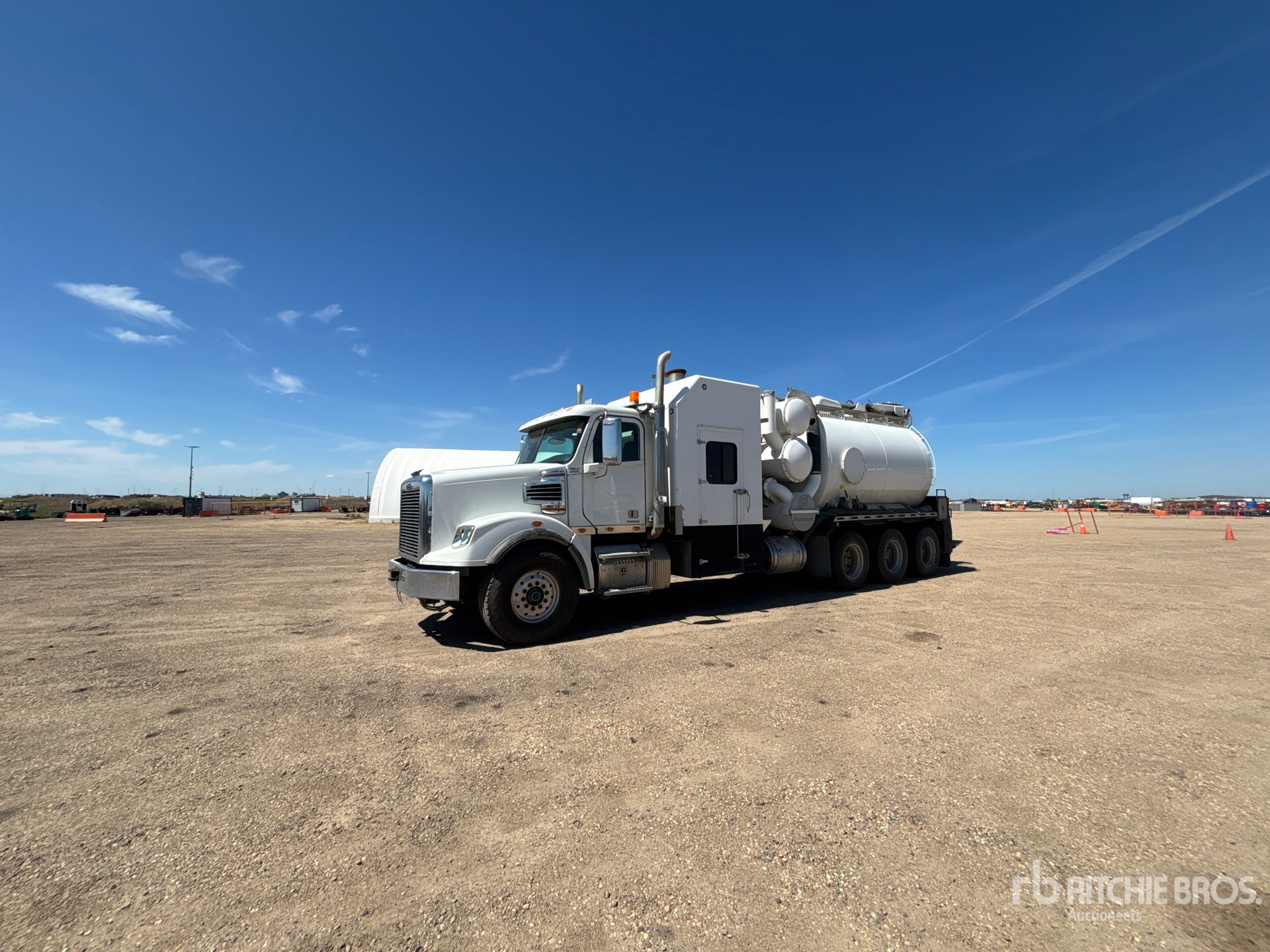 2014 Freightliner Coronado 122