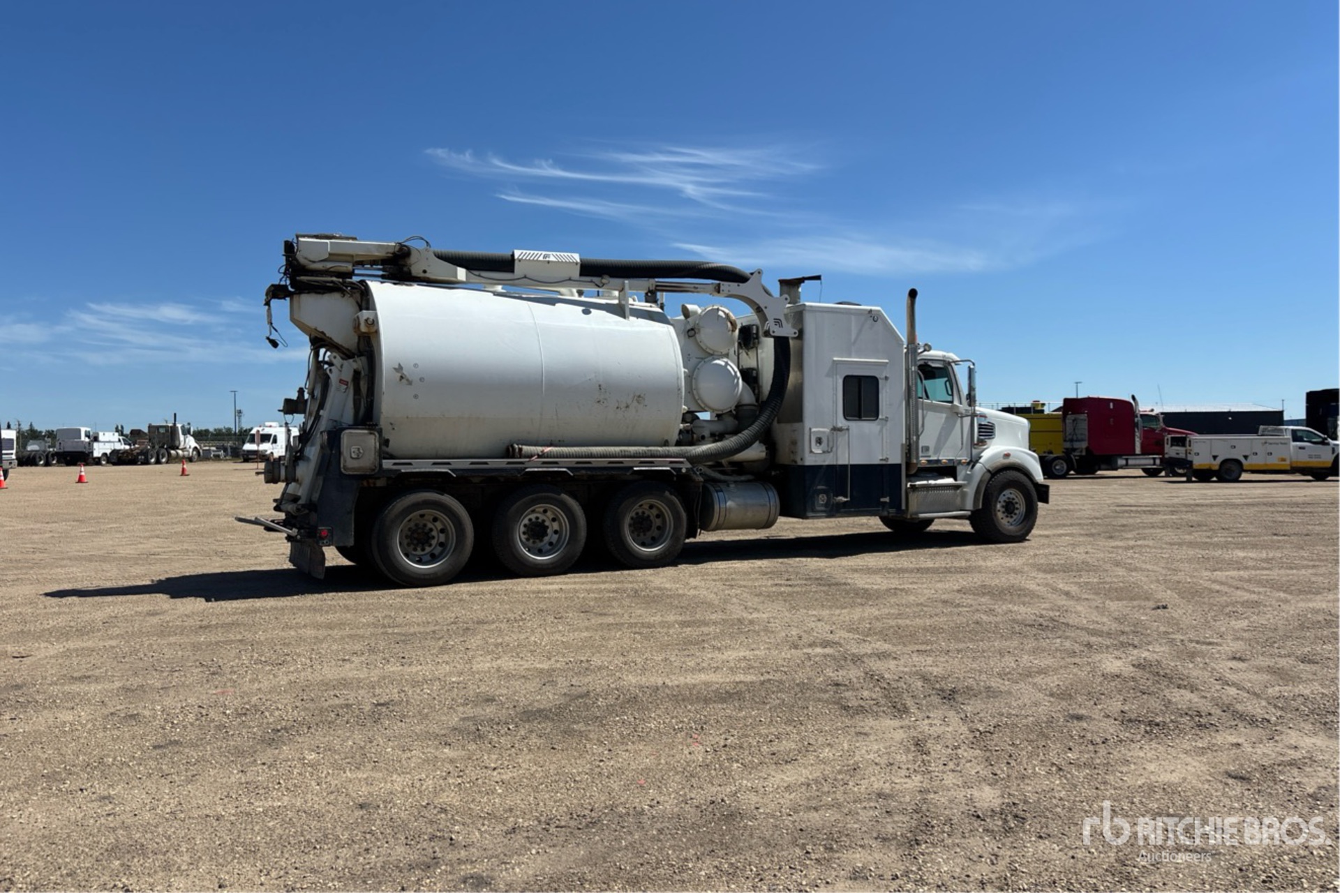 2014 Freightliner Coronado 122
