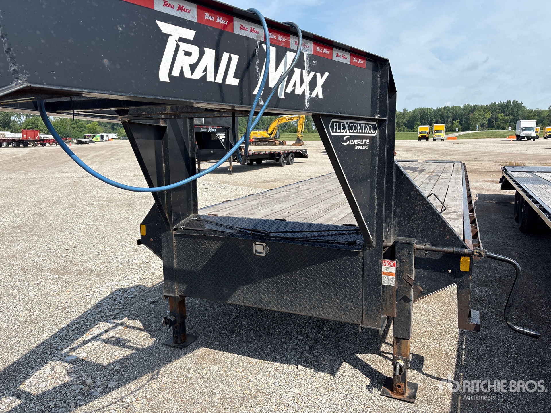 2025 TRAIL MAXX MAX27-40