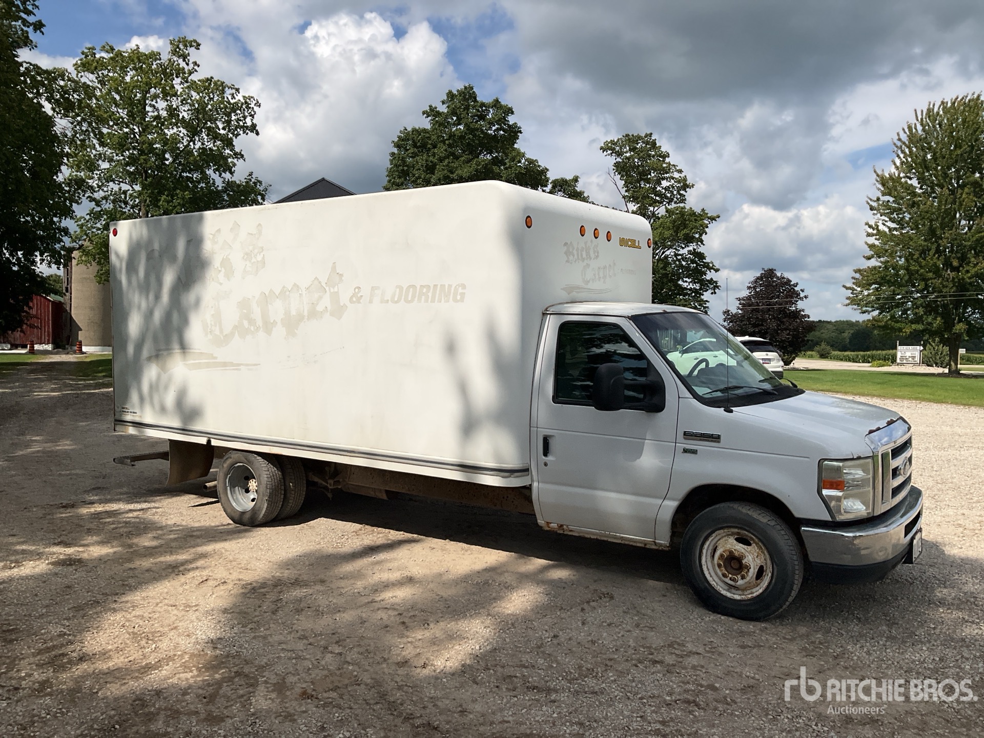 2009 Ford E-350
