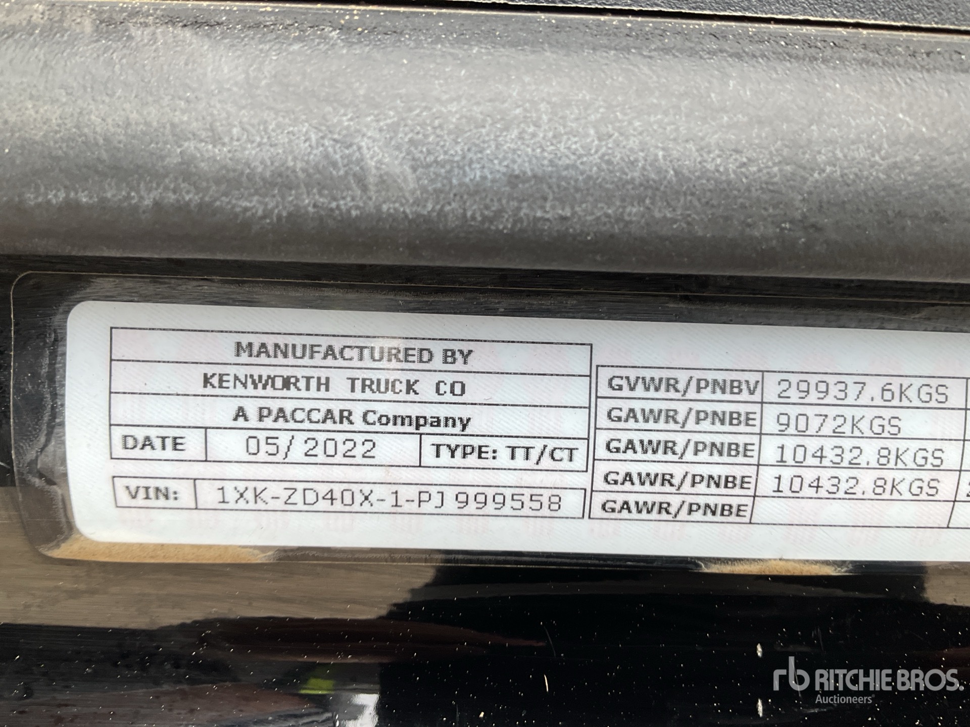 2023 Kenworth T880