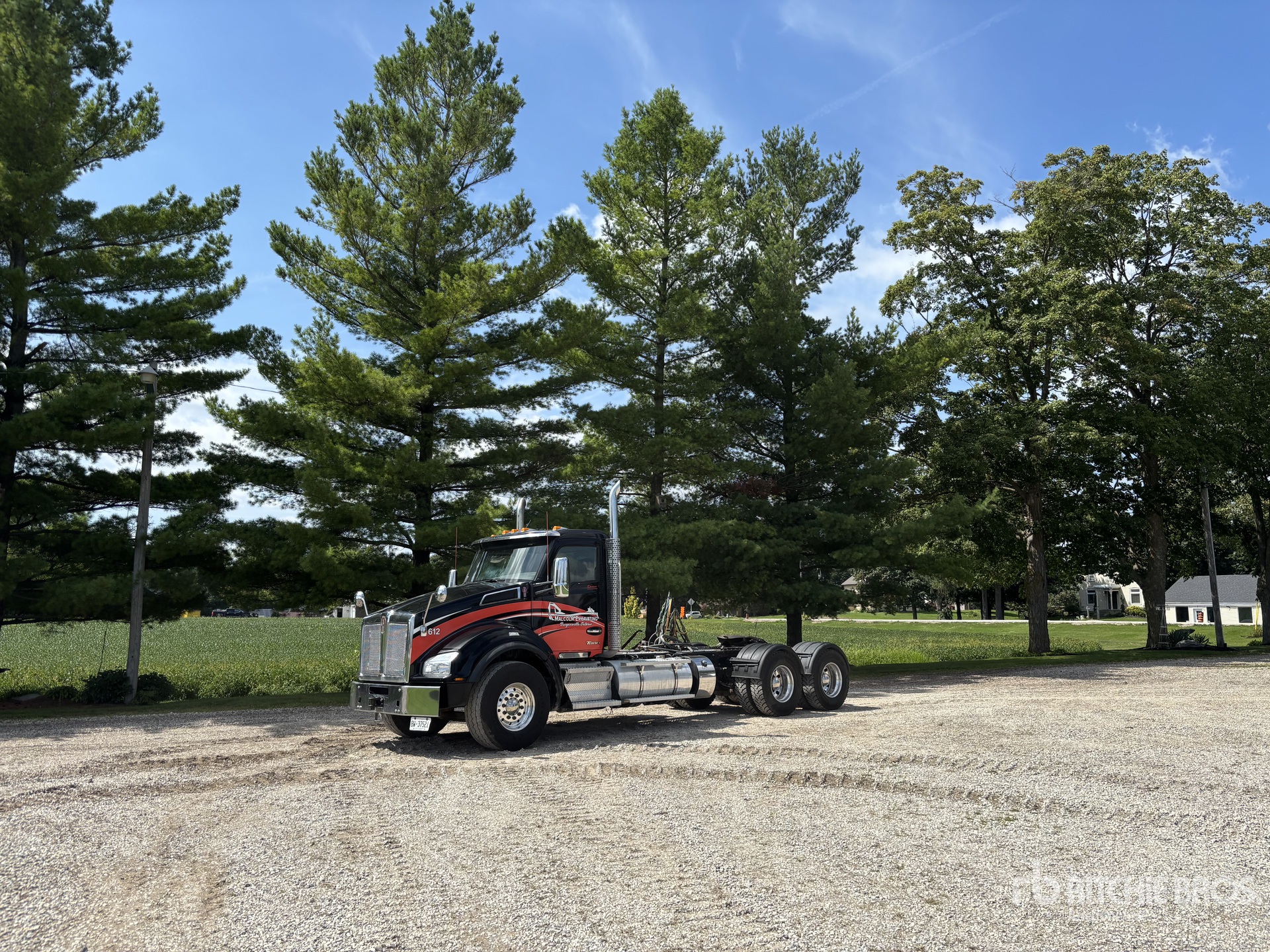 2023 Kenworth T880