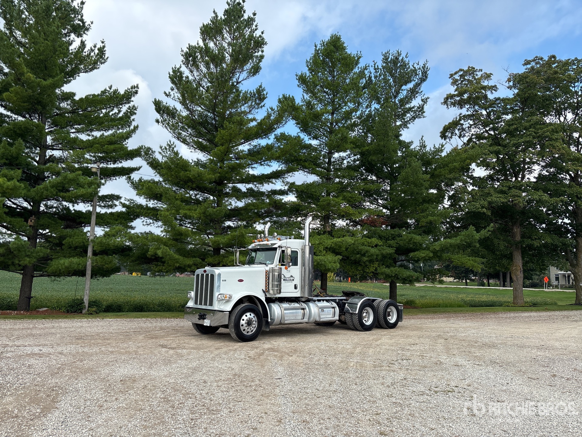 2023 Peterbilt 389