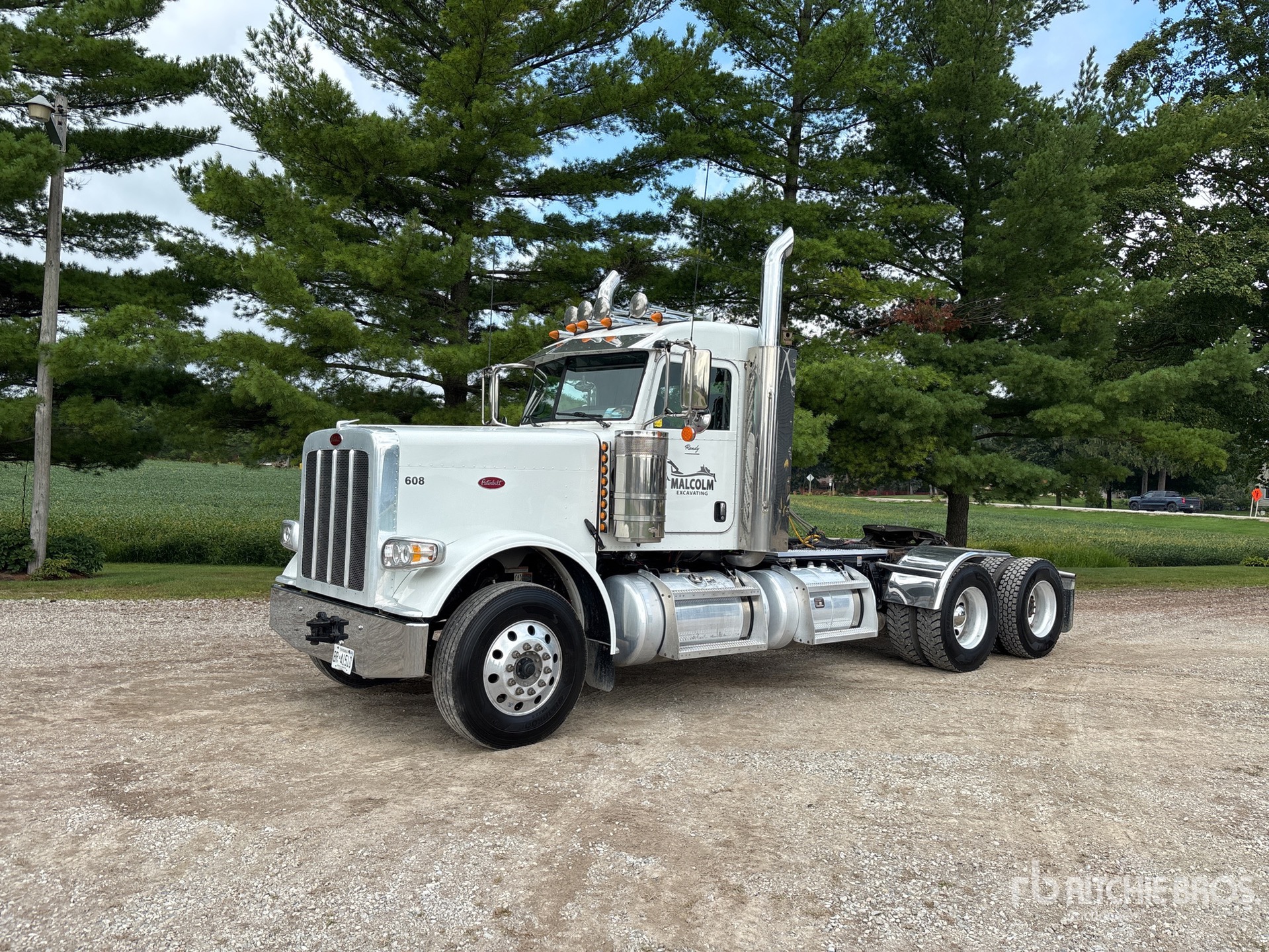 Photo of 2023 Peterbilt 389