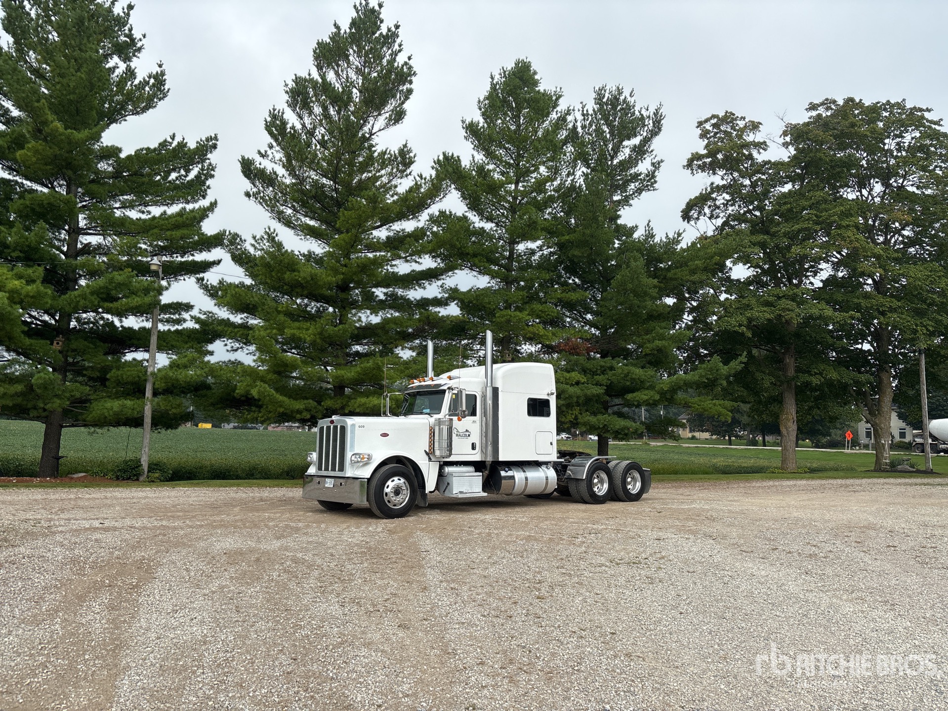 2023 Peterbilt 389
