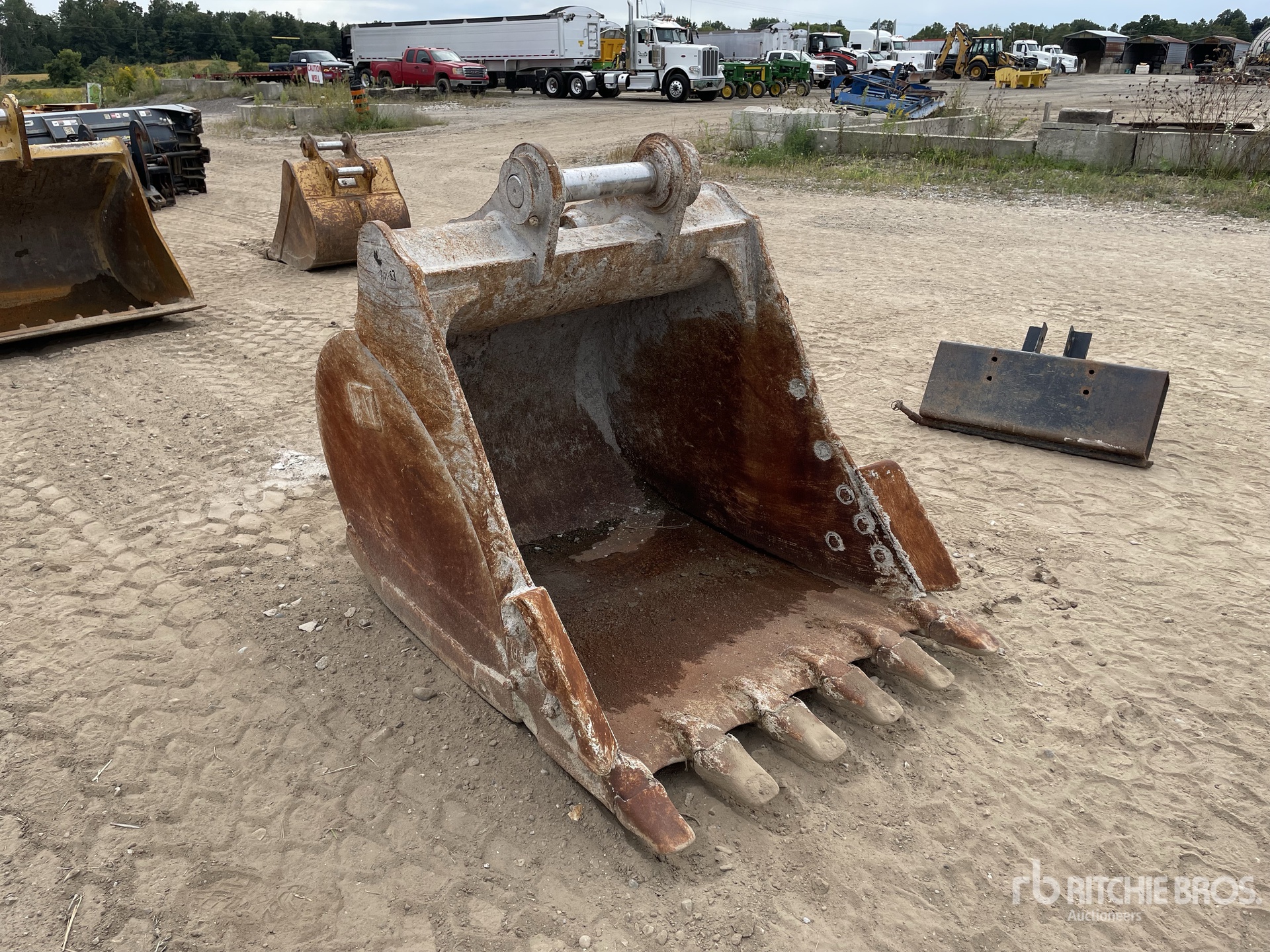 Caterpillar 44 IN - FITS CAT