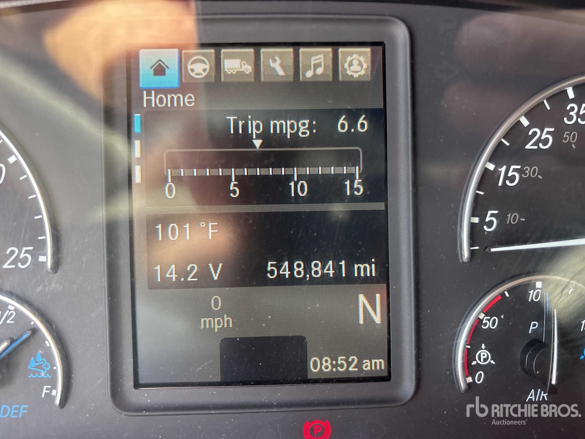2020 Freightliner CASCADIA 126