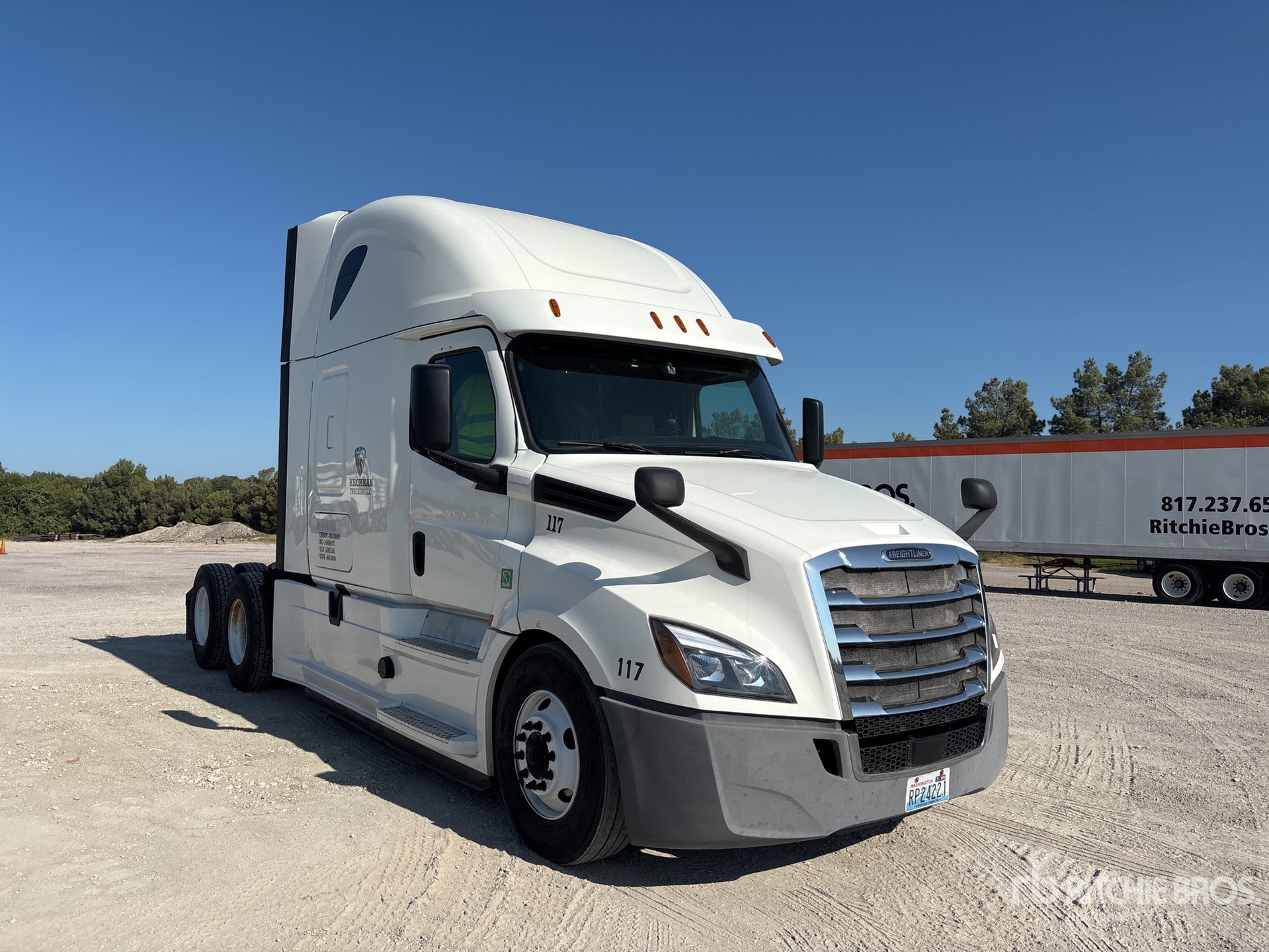 2020 Freightliner CASCADIA 126