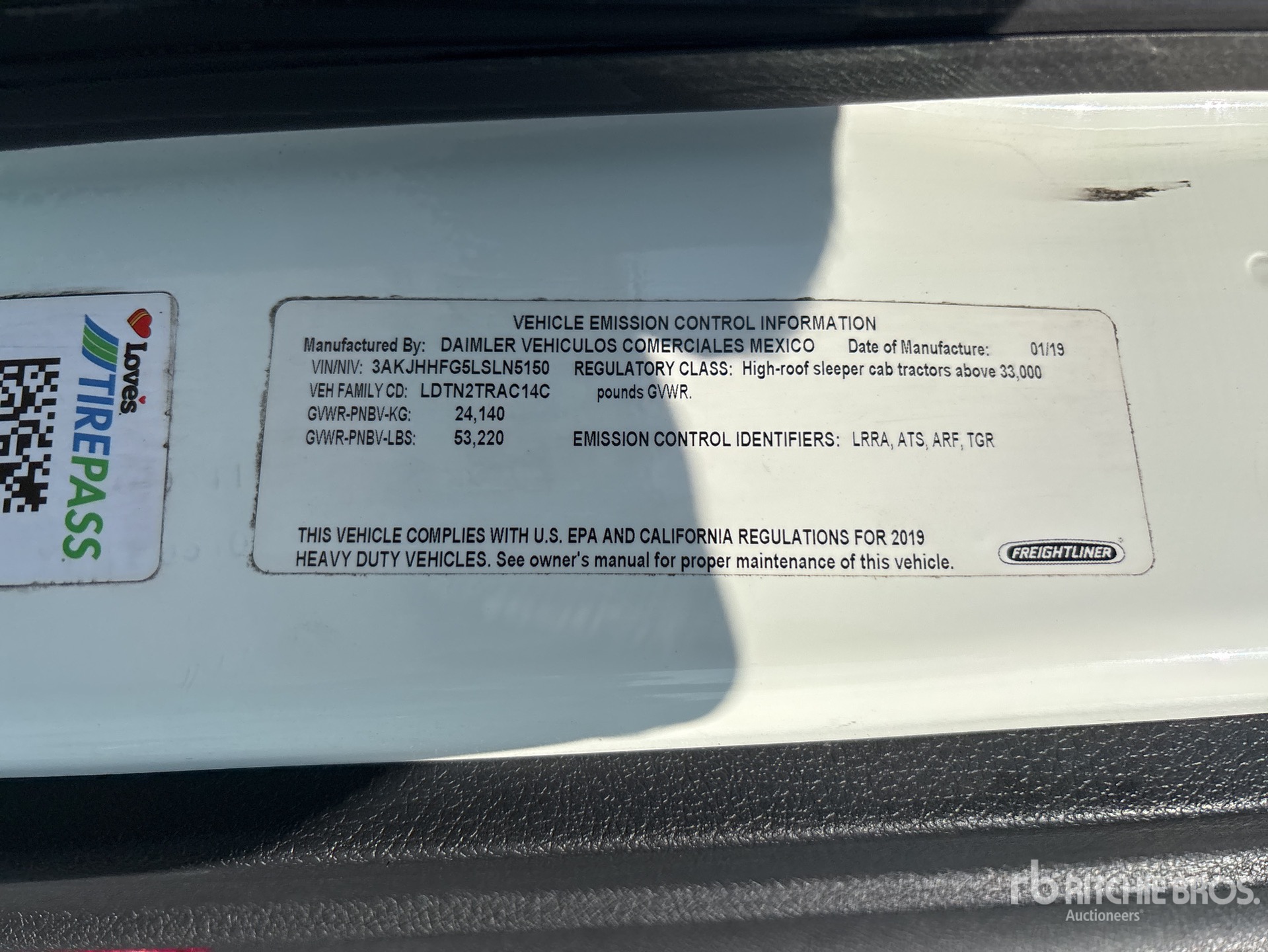 2020 Freightliner CASCADIA 126