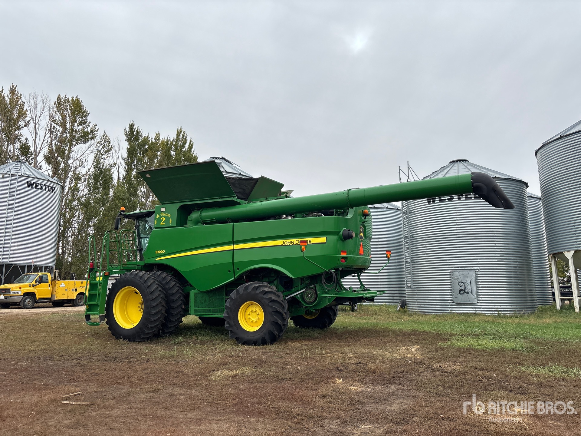 2012 John Deere S690