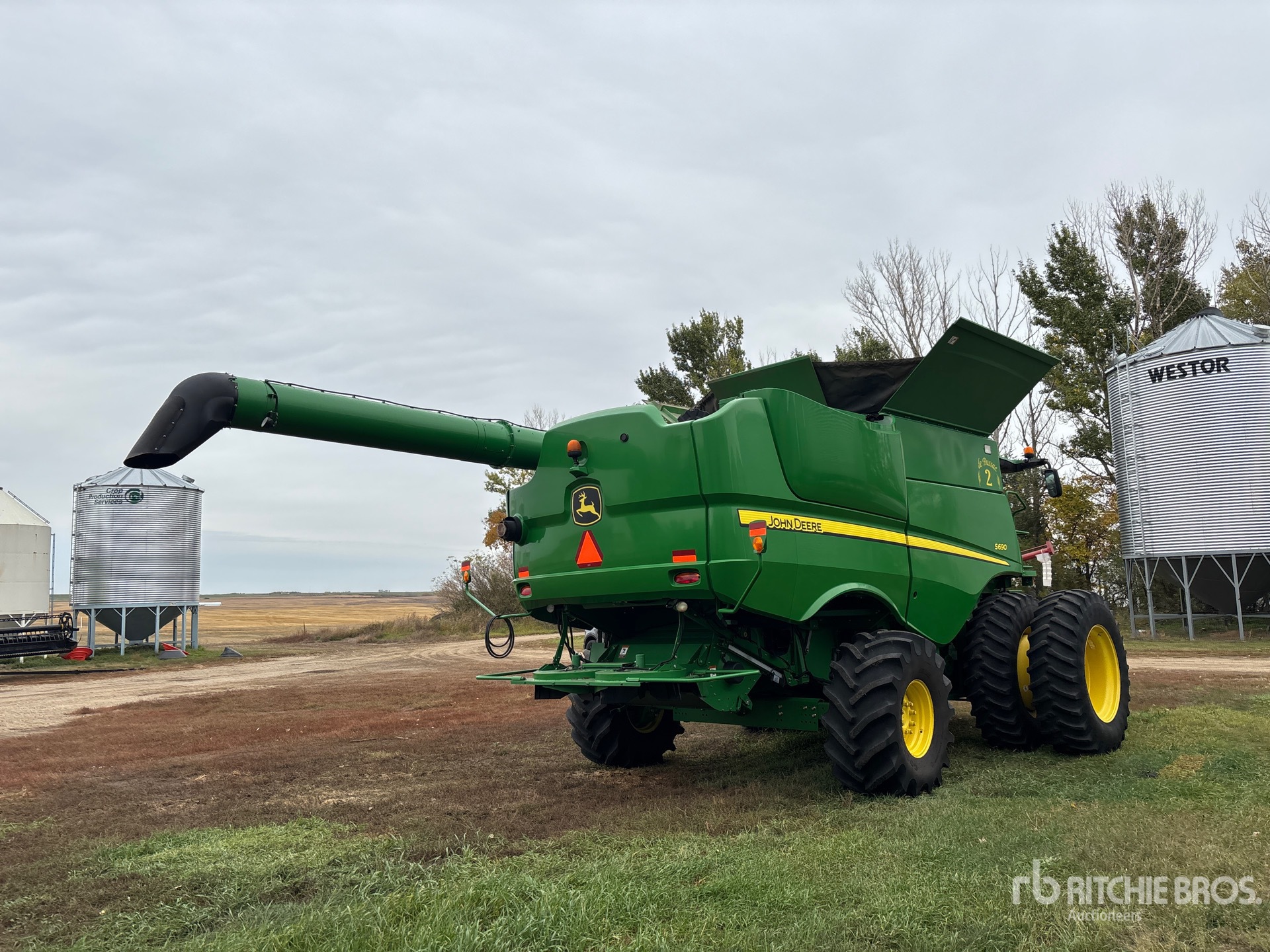 2012 John Deere S690