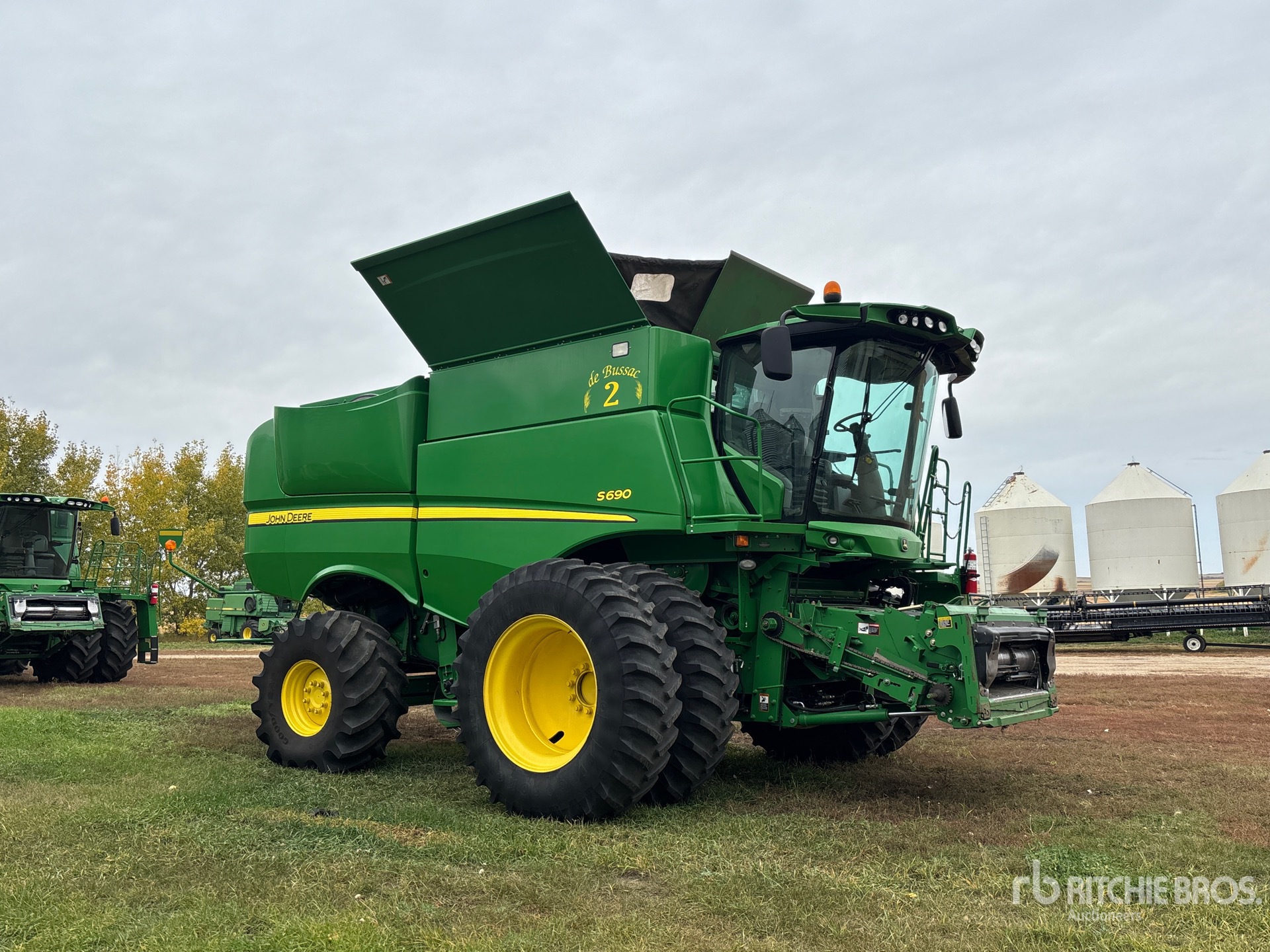 2012 John Deere S690
