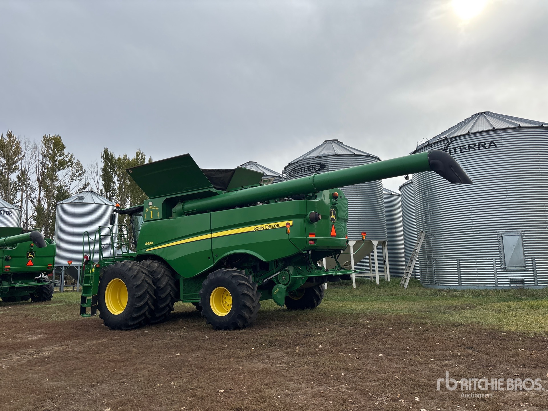 2014 John Deere S690