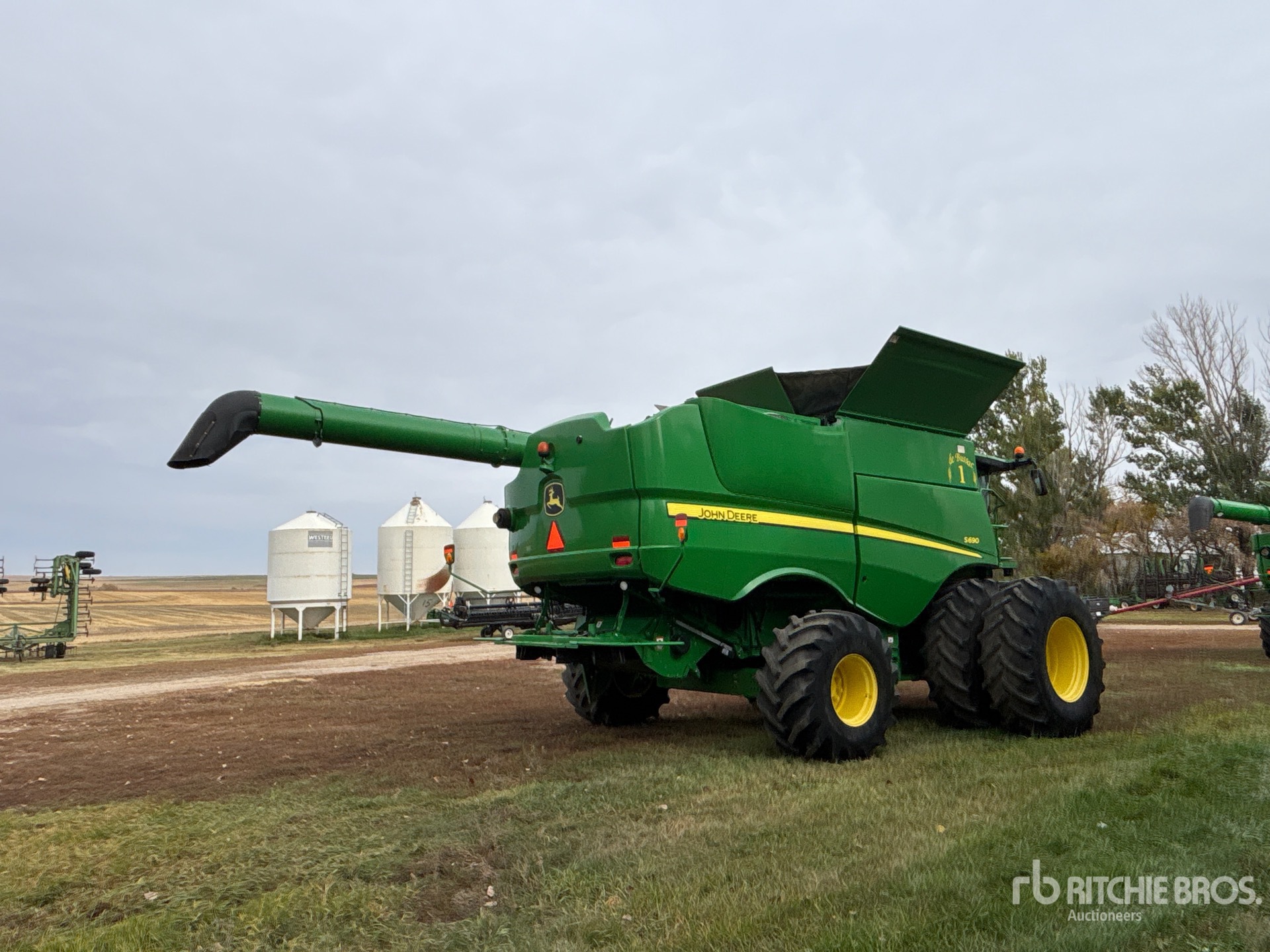 2014 John Deere S690