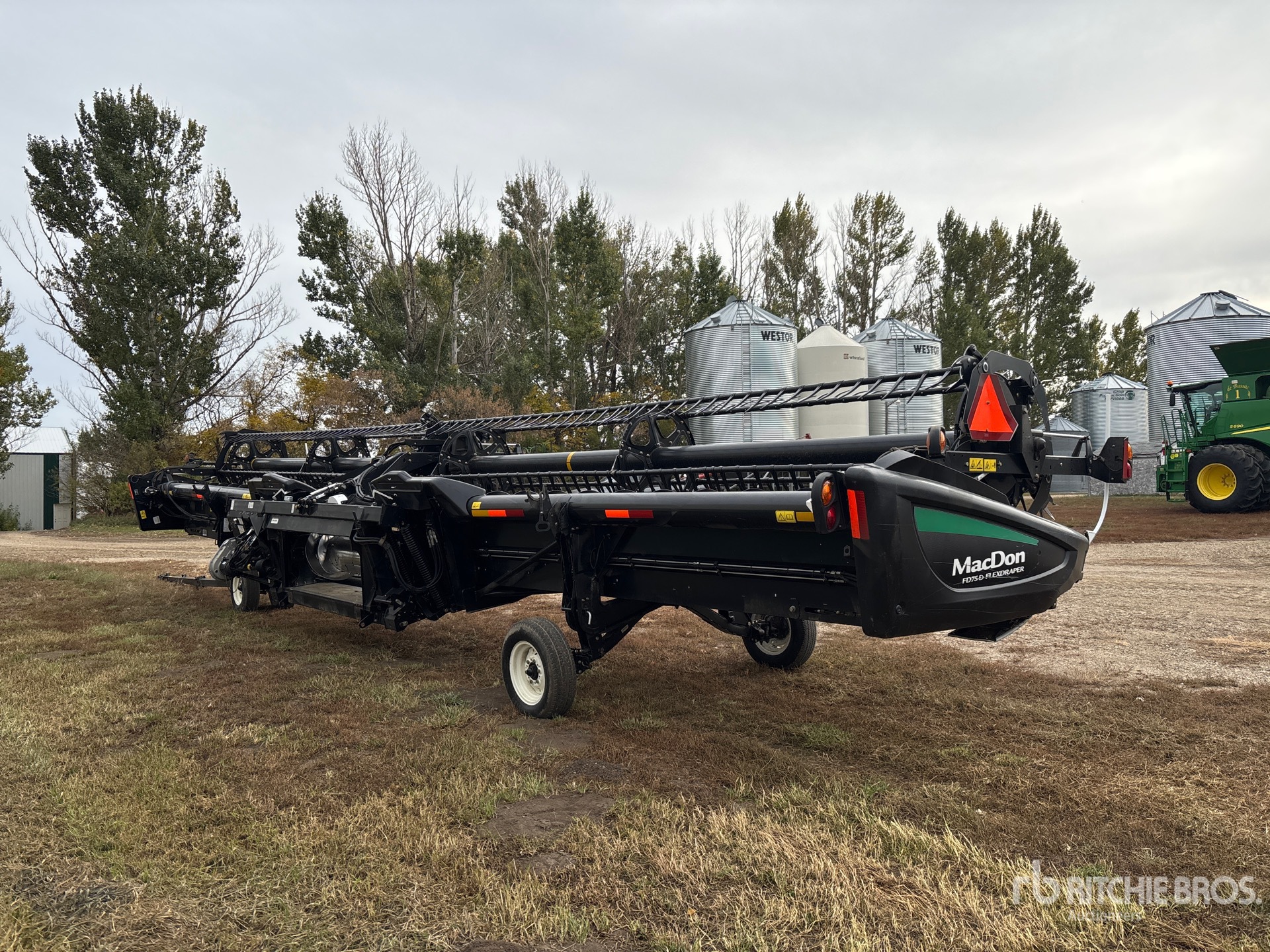2016 Macdon FD75-D