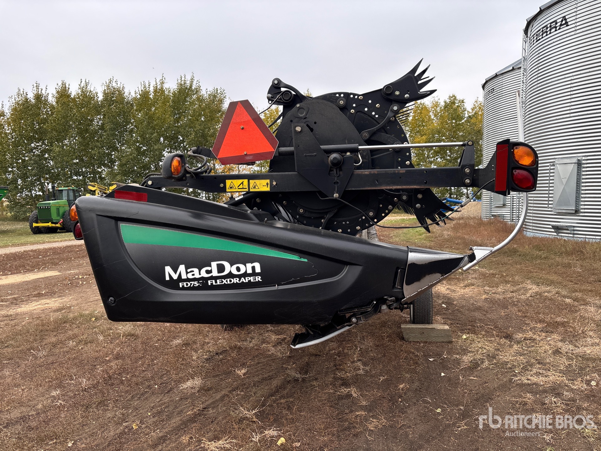 2016 Macdon FD75-D