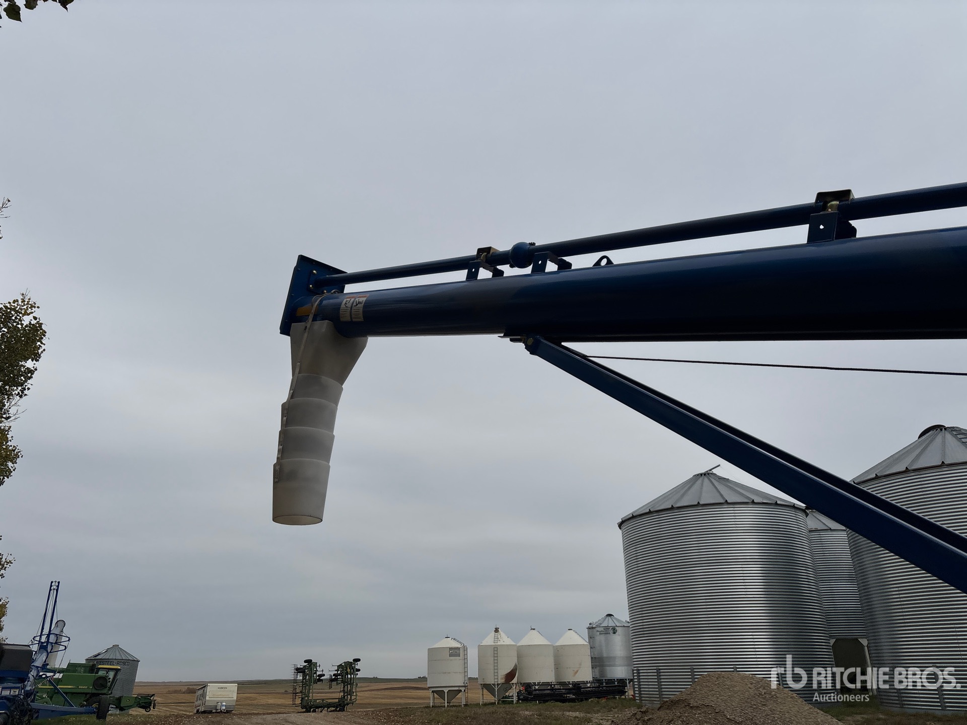 2021 Brandt 1042A