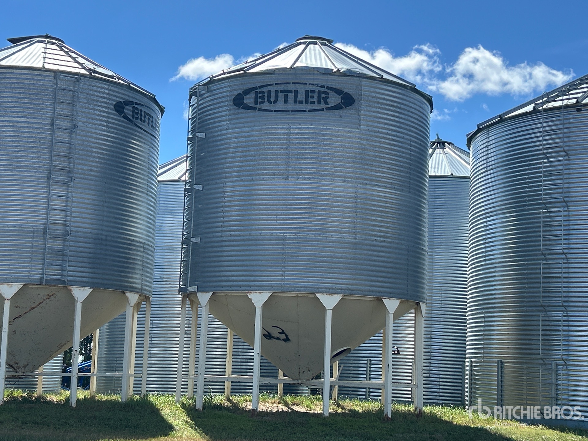 Butler +/- 3100 bu 4 Ring Hopper