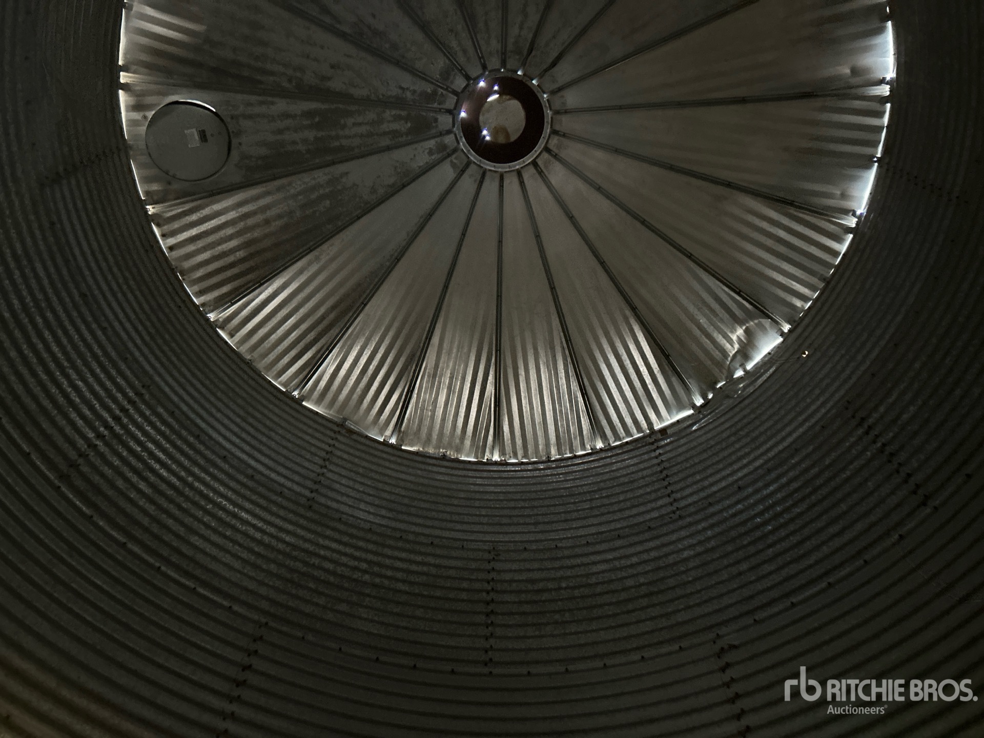 Butler +/- 3100 bu 4 Ring Hopper