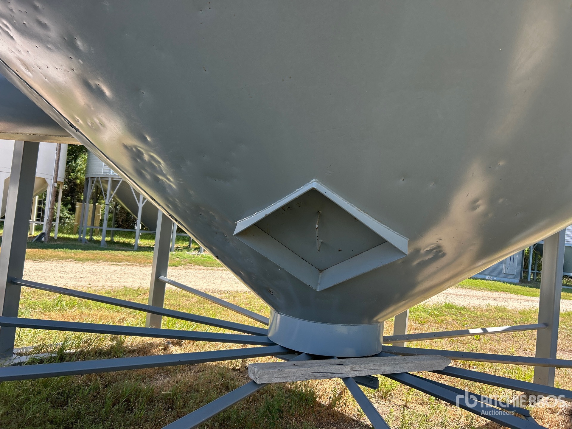 Westor +/- 4000 bu 5 Ring Hopper