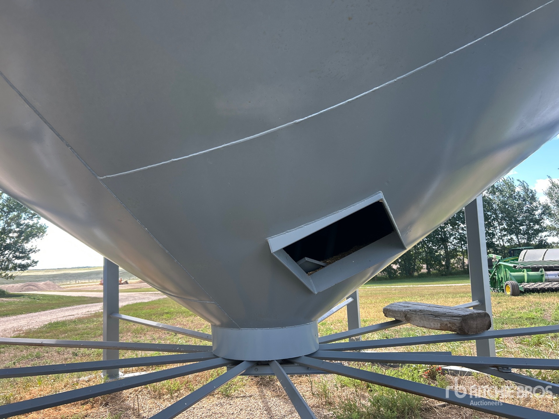 Westor +/- 4000 bu 5 Ring Hopper