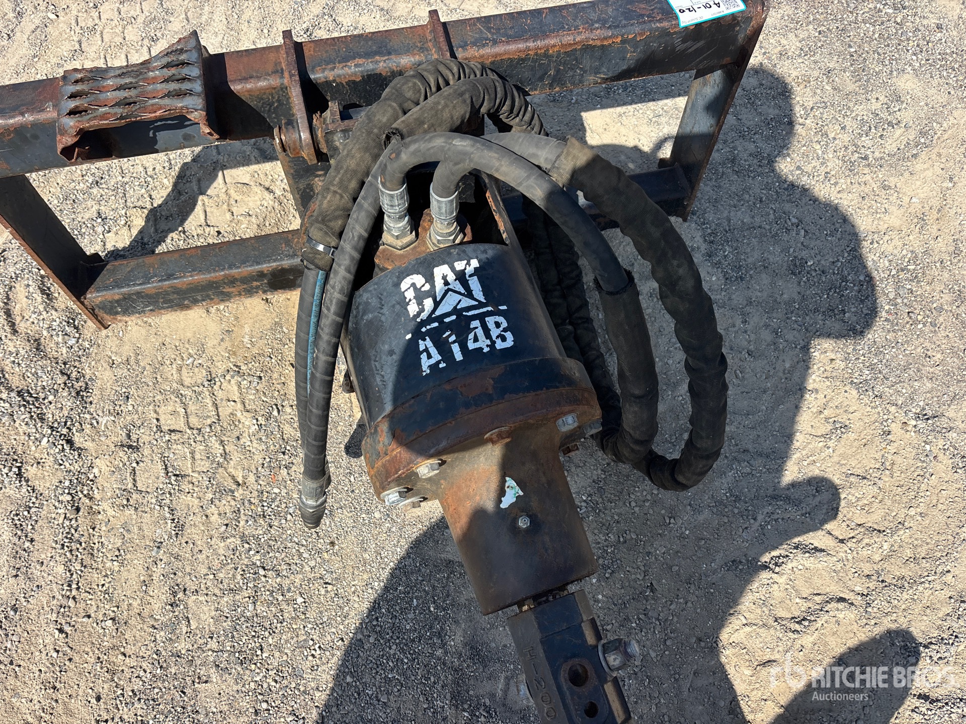 Caterpillar 24 in - Fits Bobcat T76