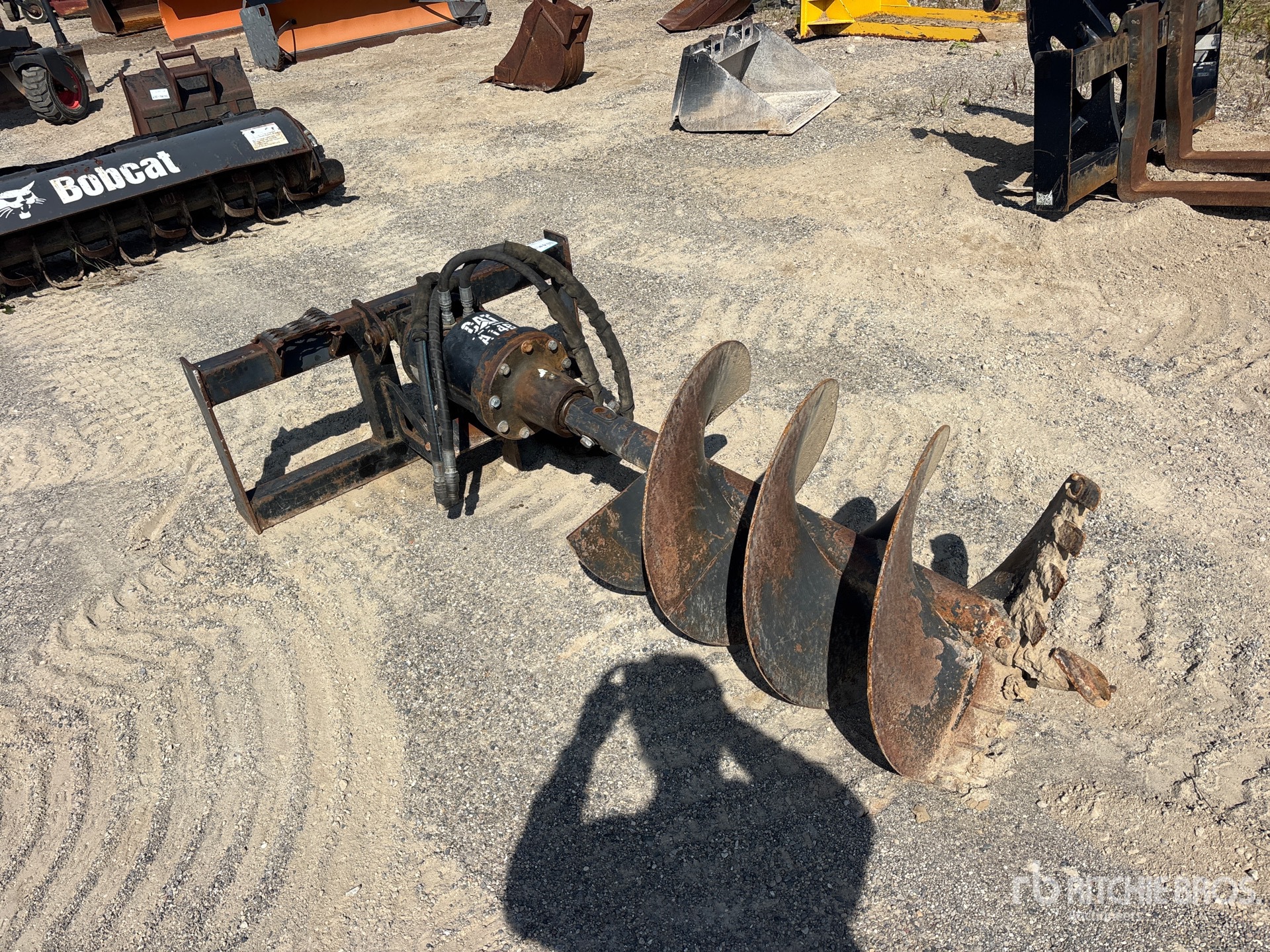 Caterpillar 24 in - Fits Bobcat T76