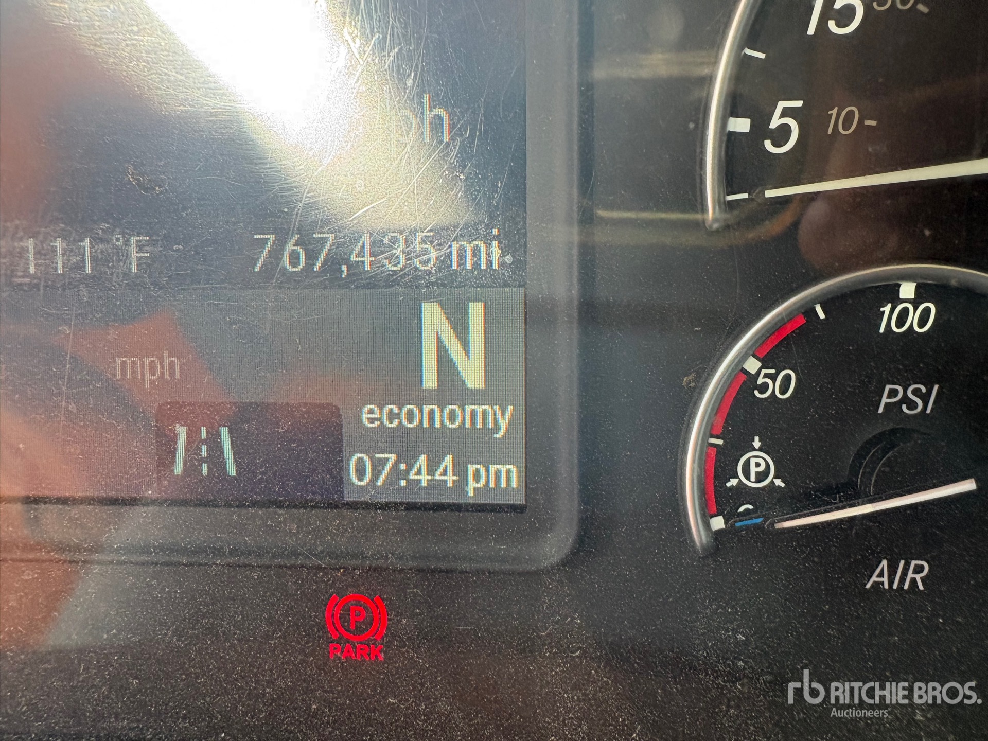 2020 Freightliner CASCADIA 126