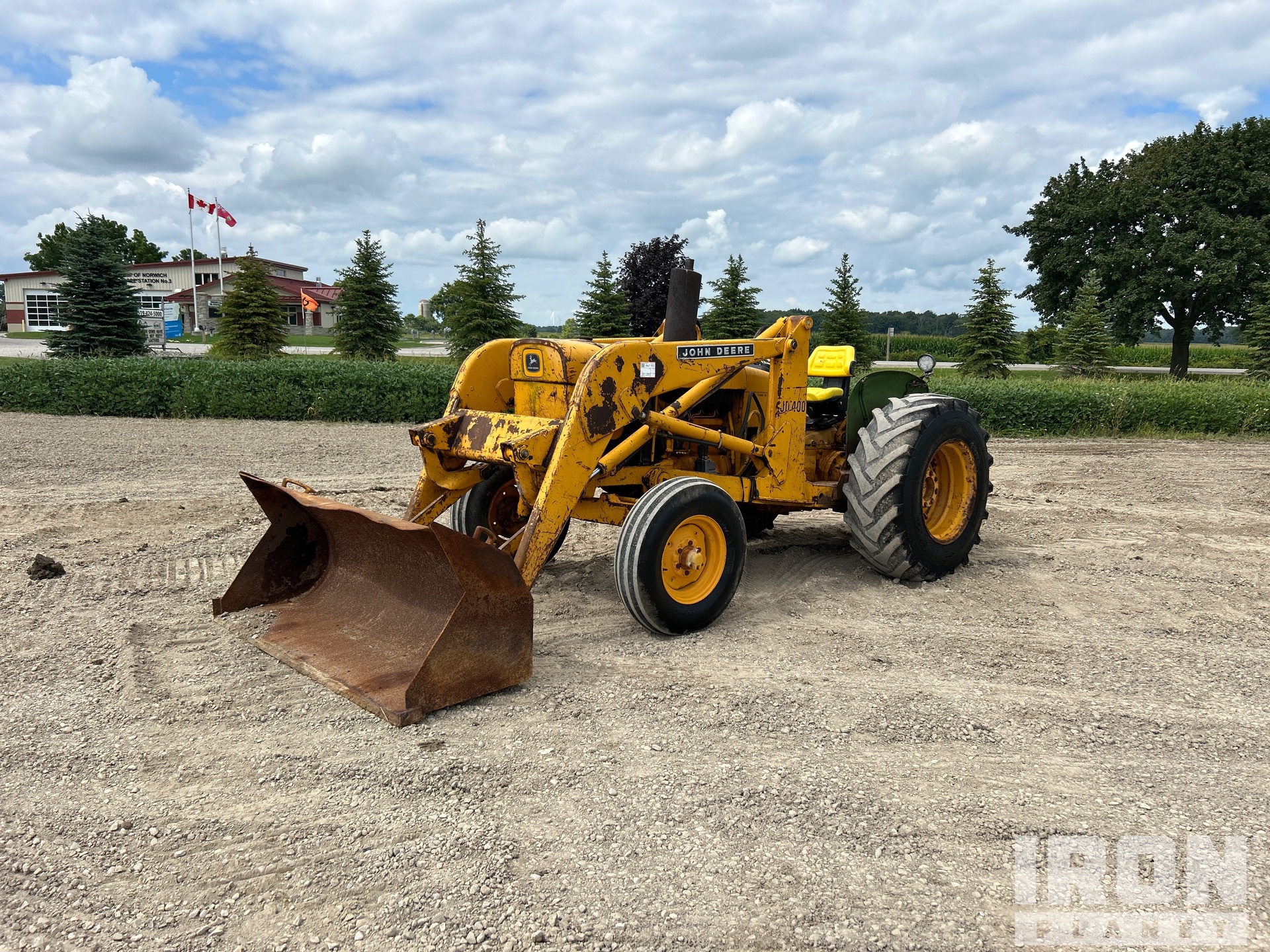 John Deere 400