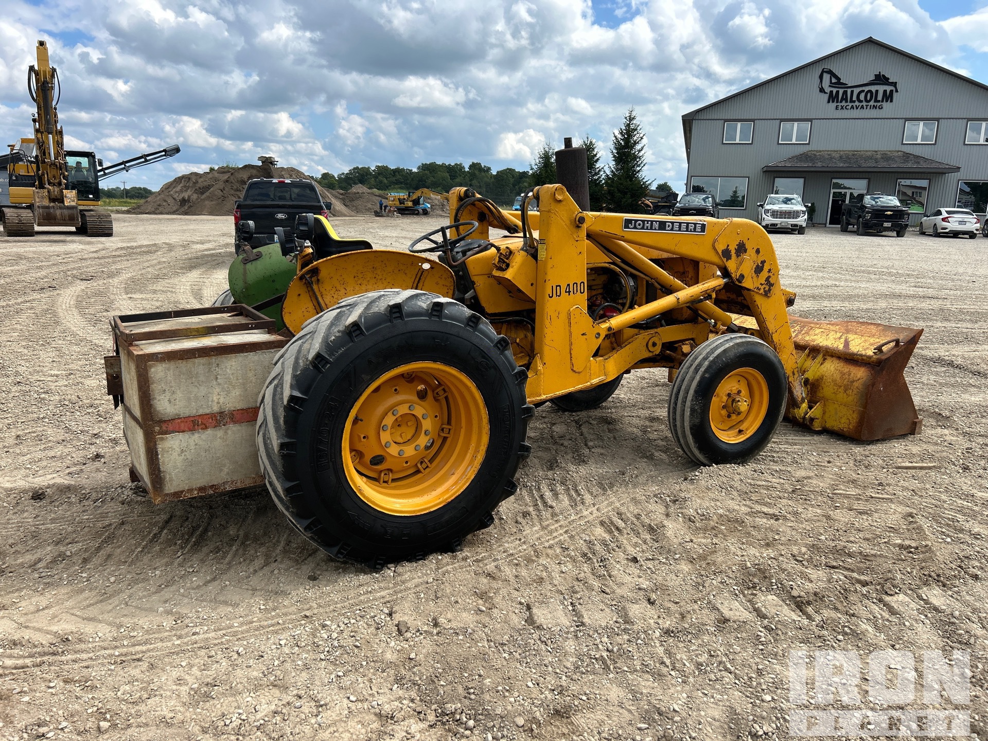 John Deere 400