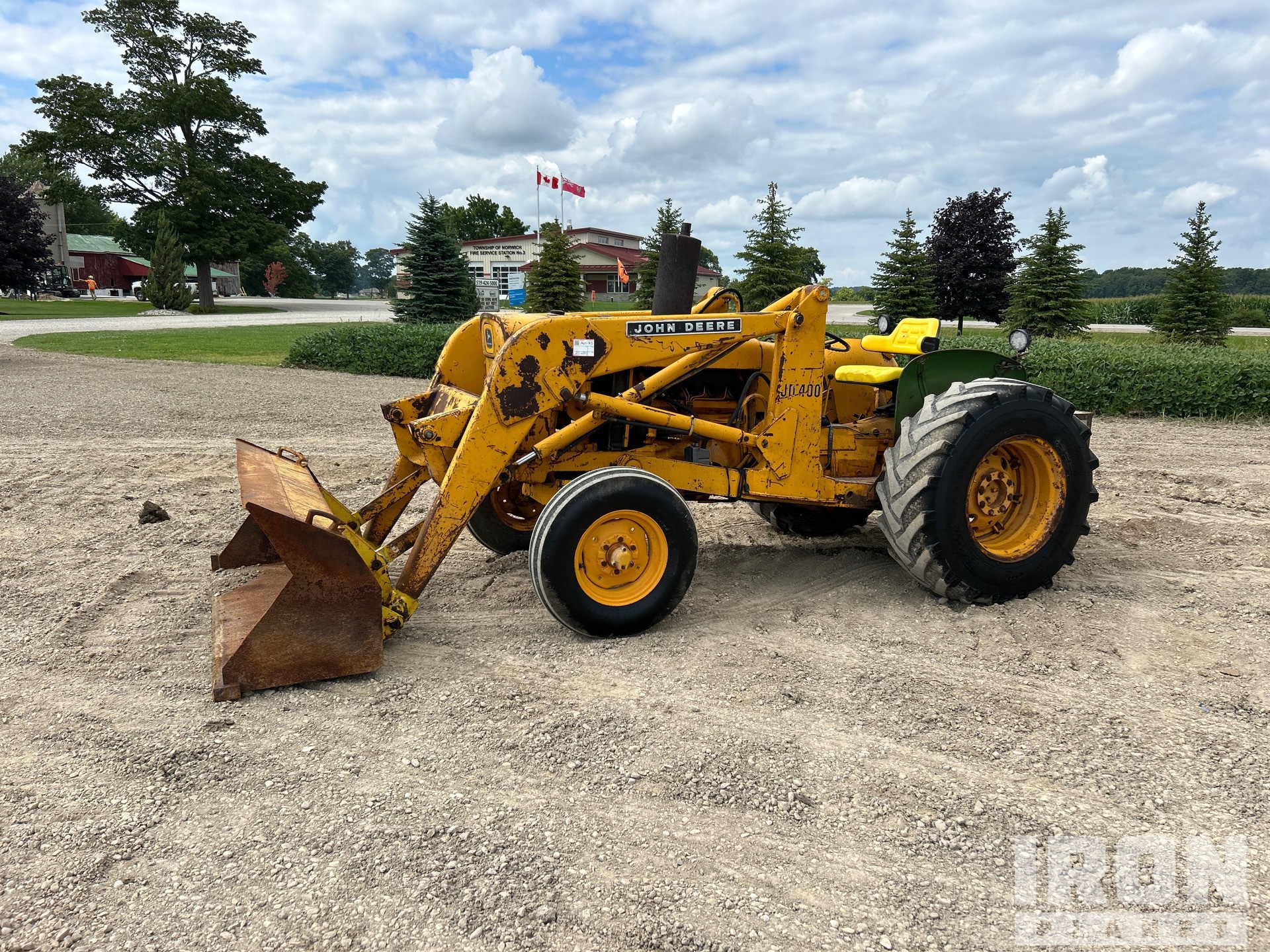 John Deere 400
