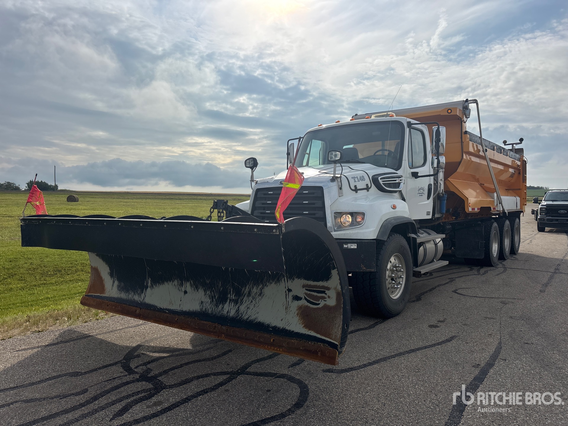 2023 Freightliner 114SD