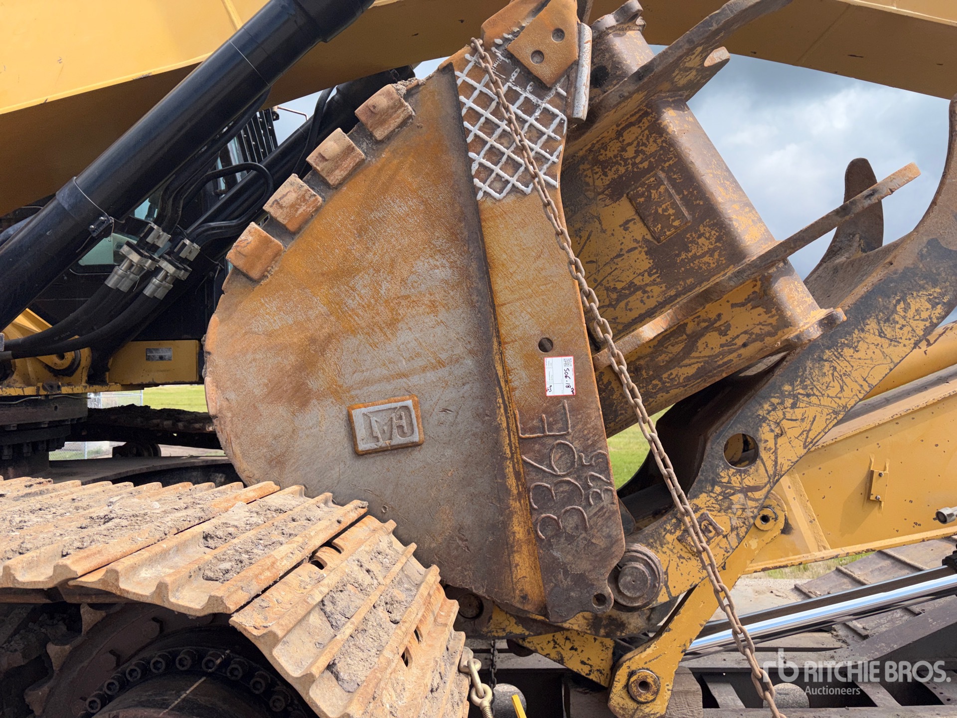Caterpillar 66 in Q/C Cleanup - Fits Cat 336EL