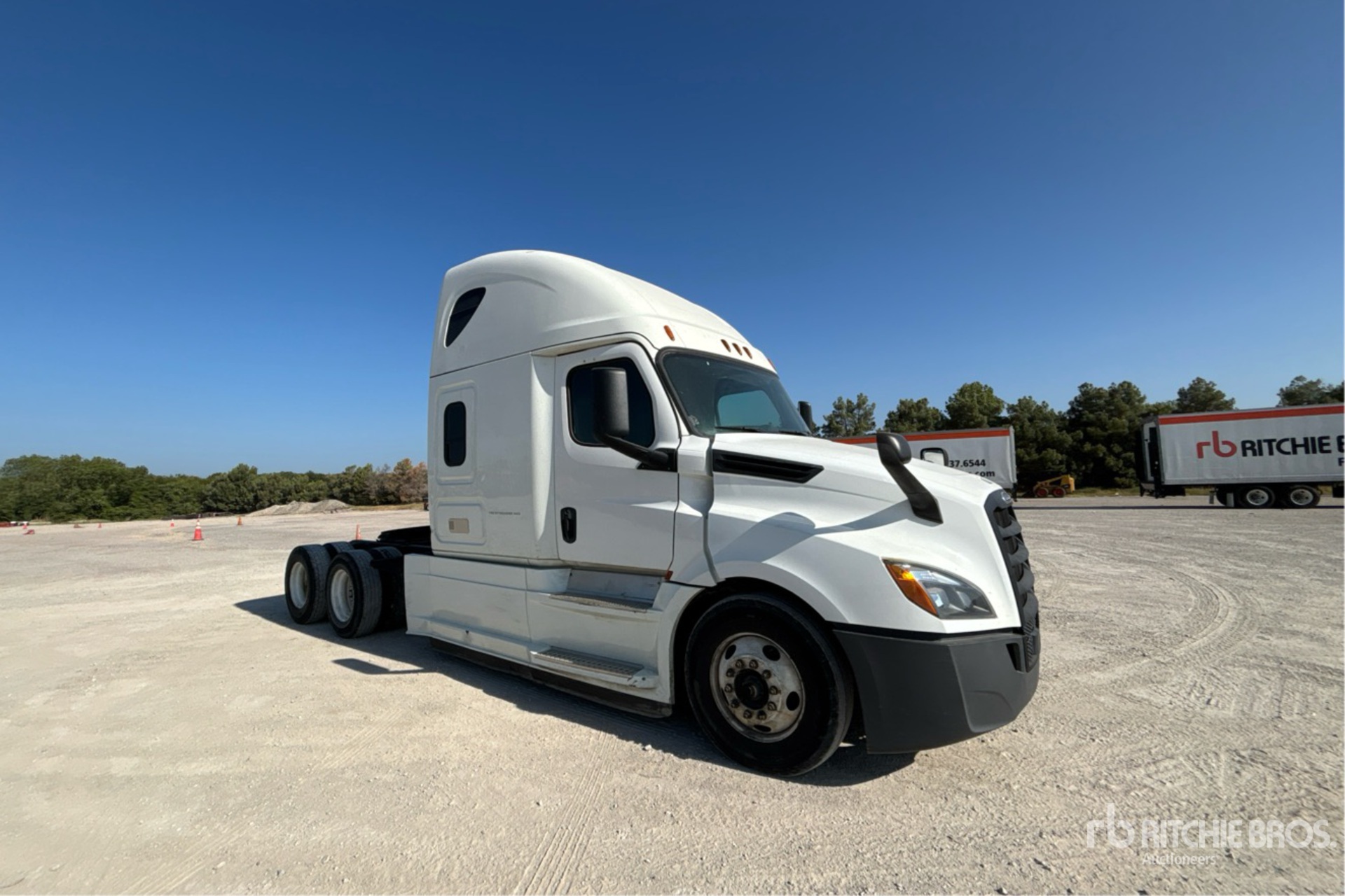 2018 Freightliner CASCADIA 126