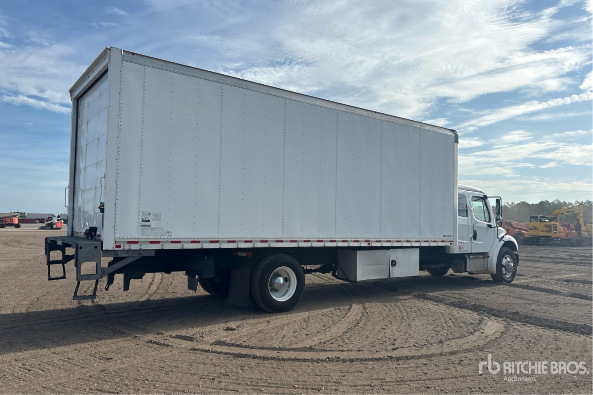 2023 Freightliner M2 106
