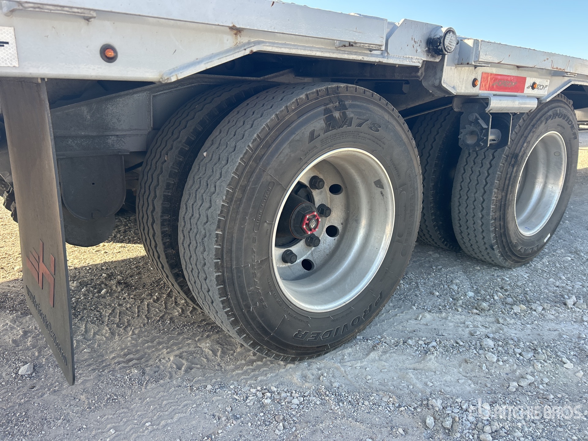 2025 Horizon 40 ft T/A Gooseneck