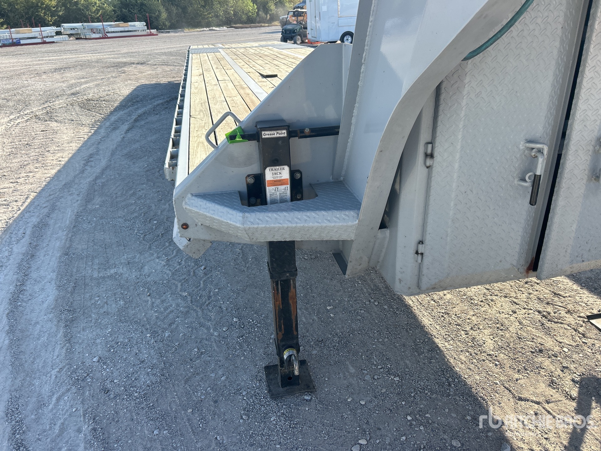 2025 Horizon 40 ft T/A Gooseneck