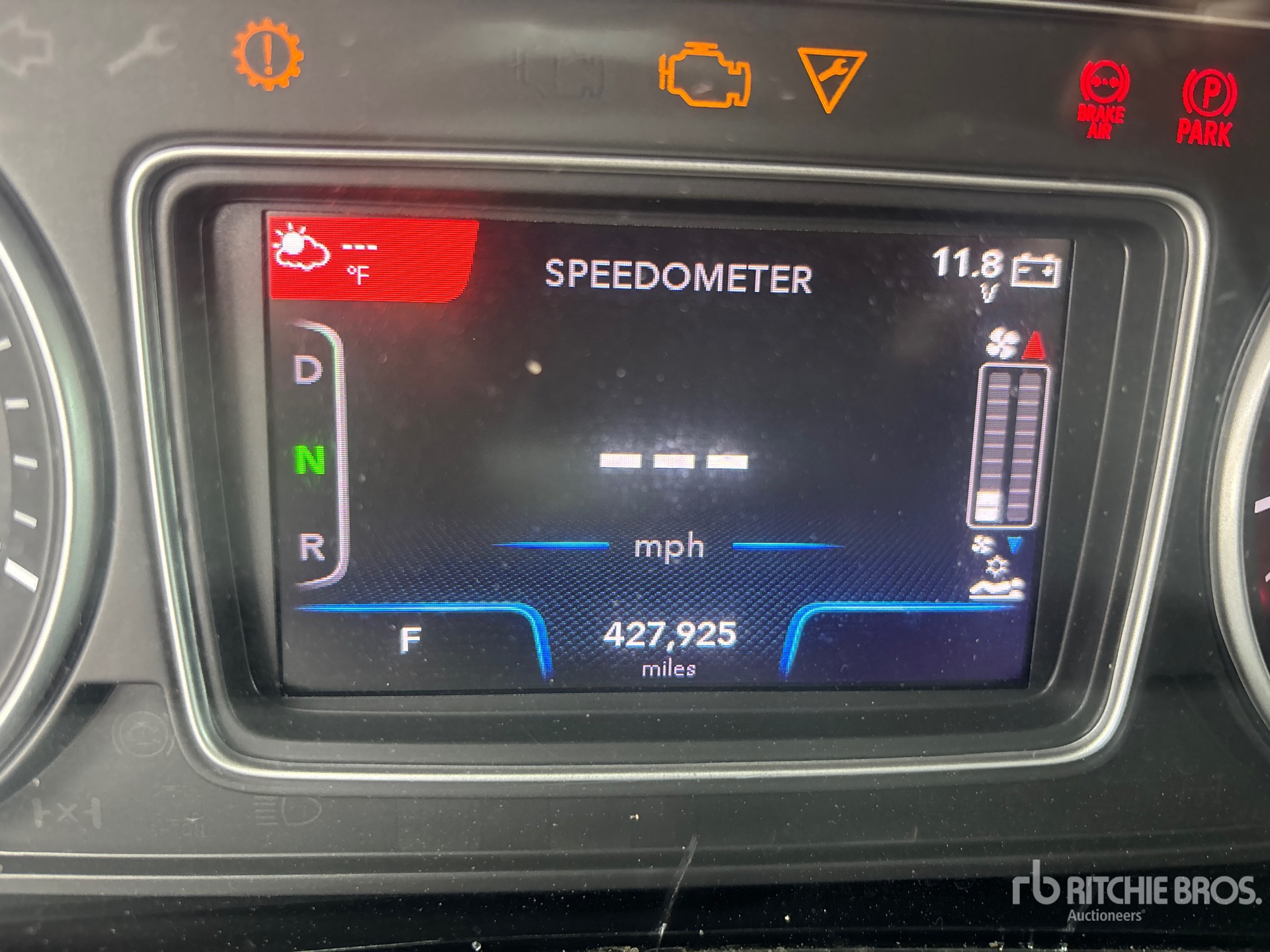 2018 International LT625