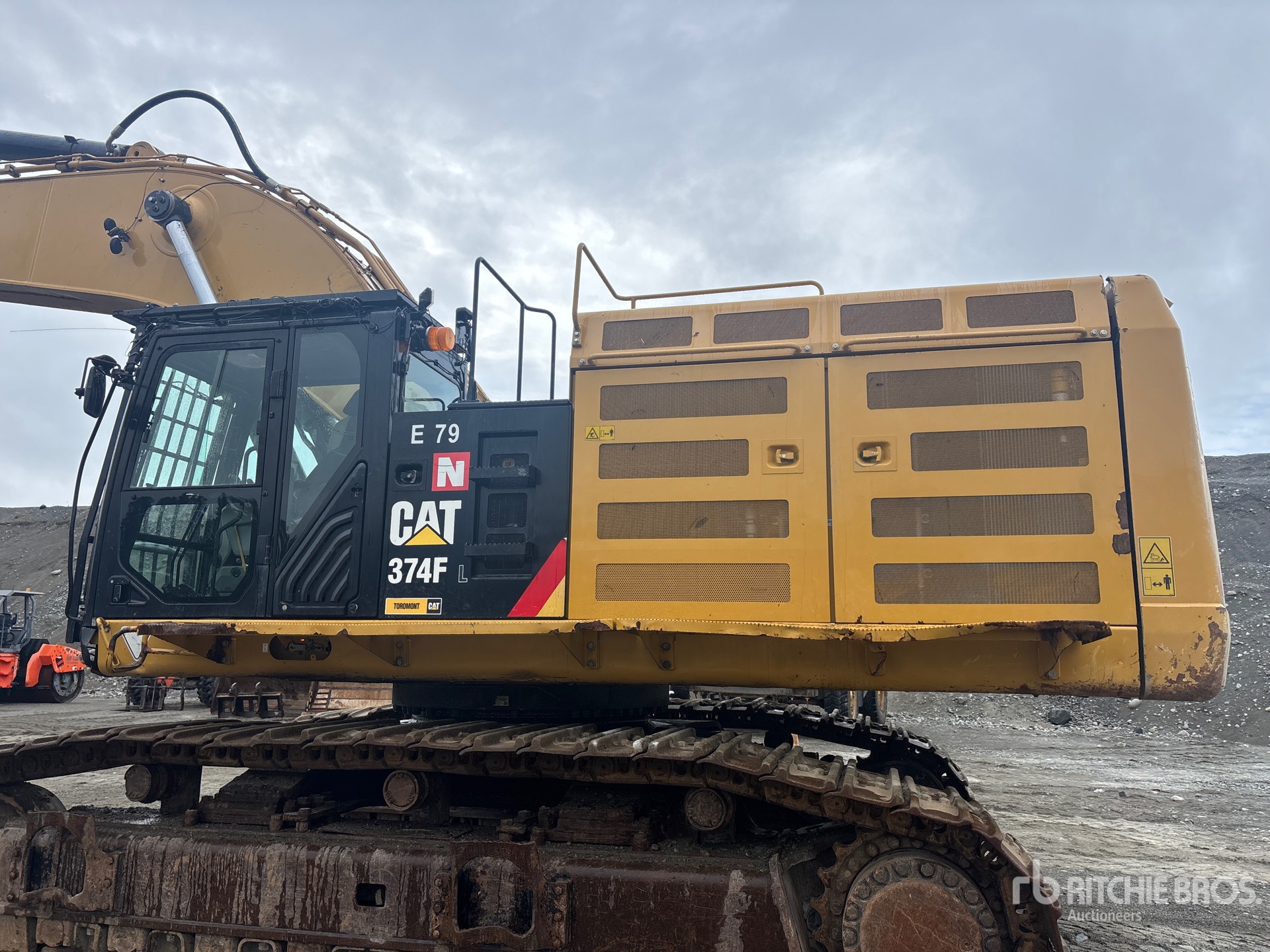 2018 Caterpillar 374F L