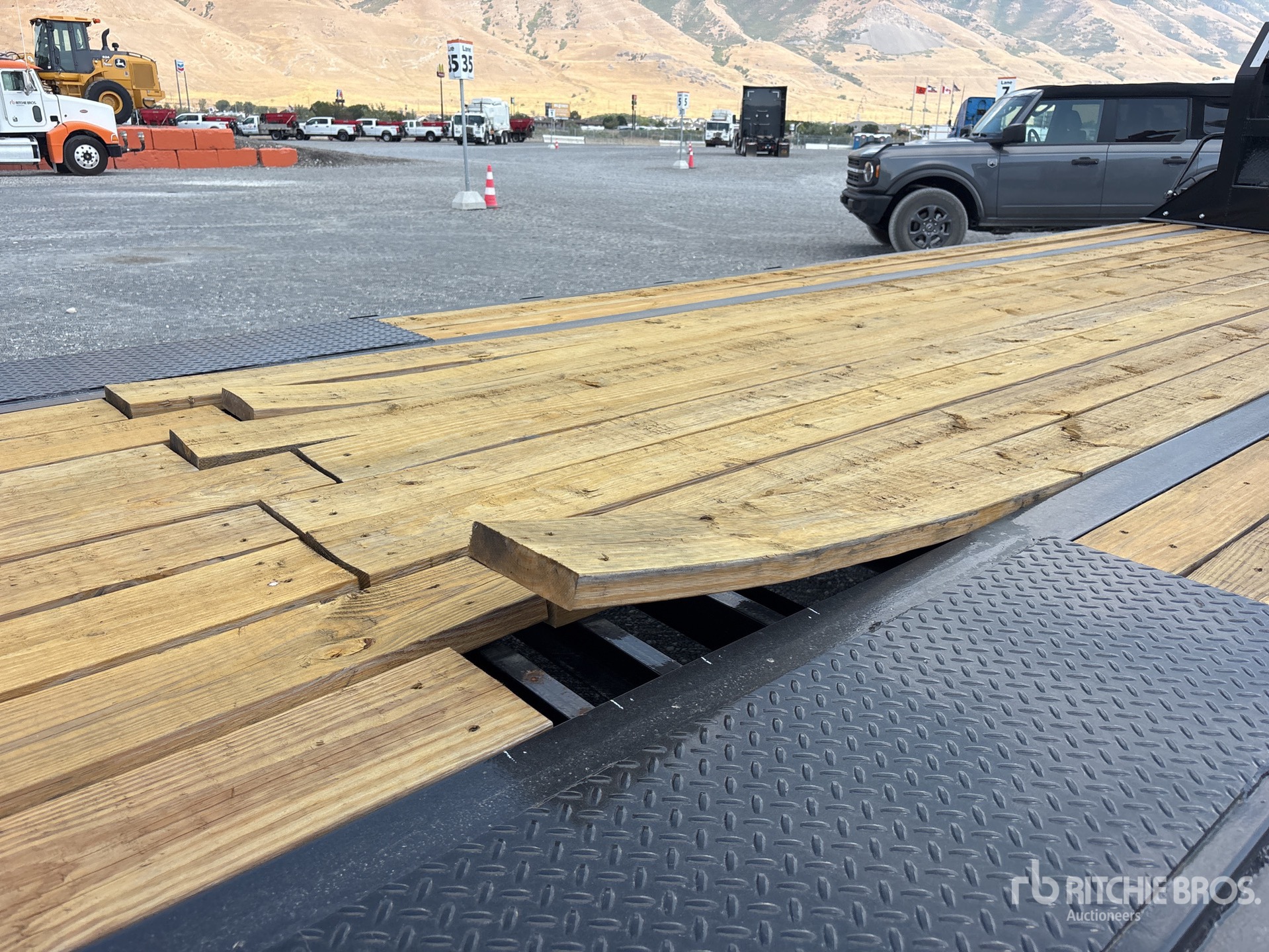 2026 Pj Trailers 30 ft T/A Gooseneck