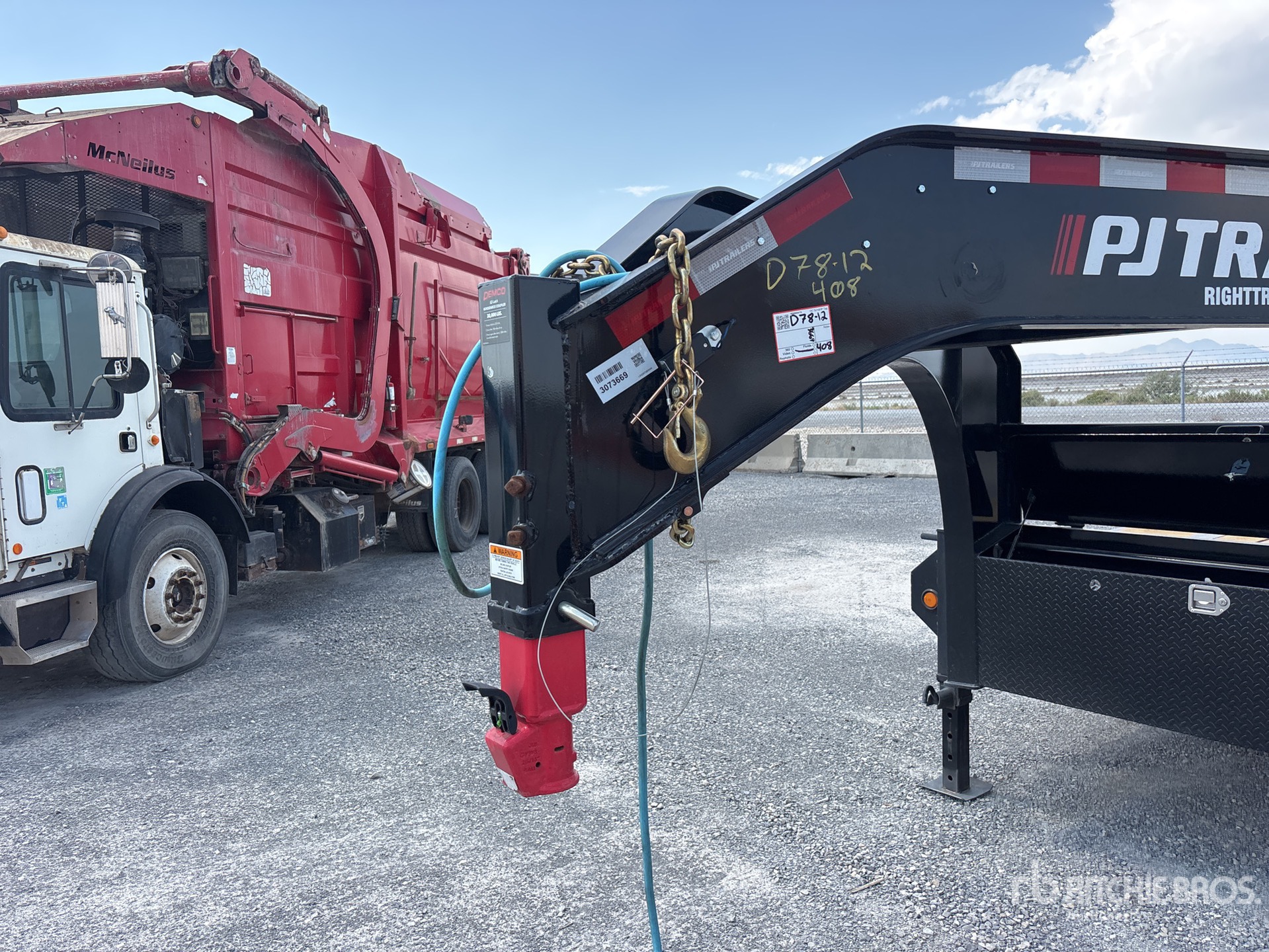 2026 Pj Trailers 30 ft T/A Gooseneck