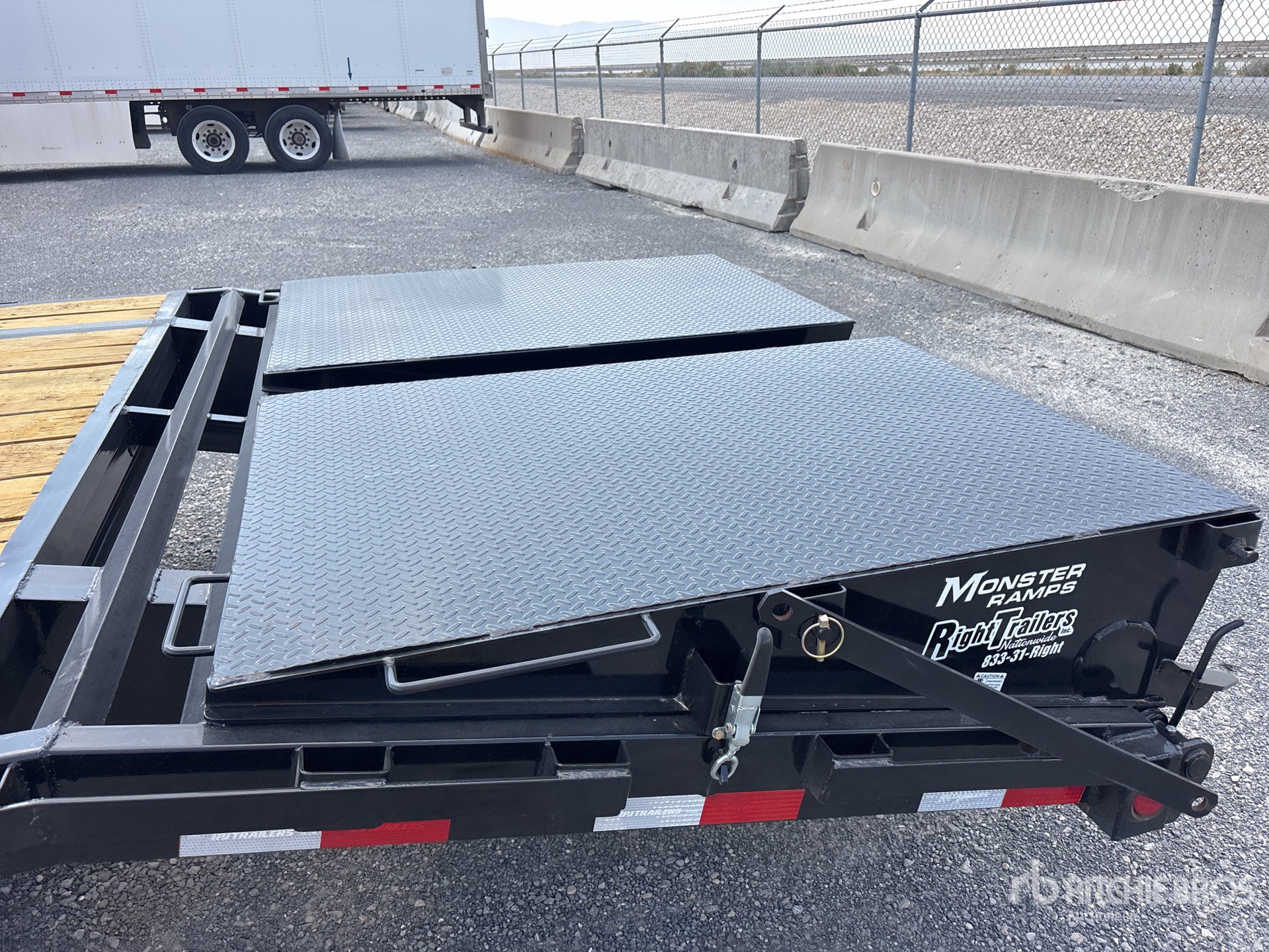 2026 Pj Trailers 30 ft T/A Gooseneck