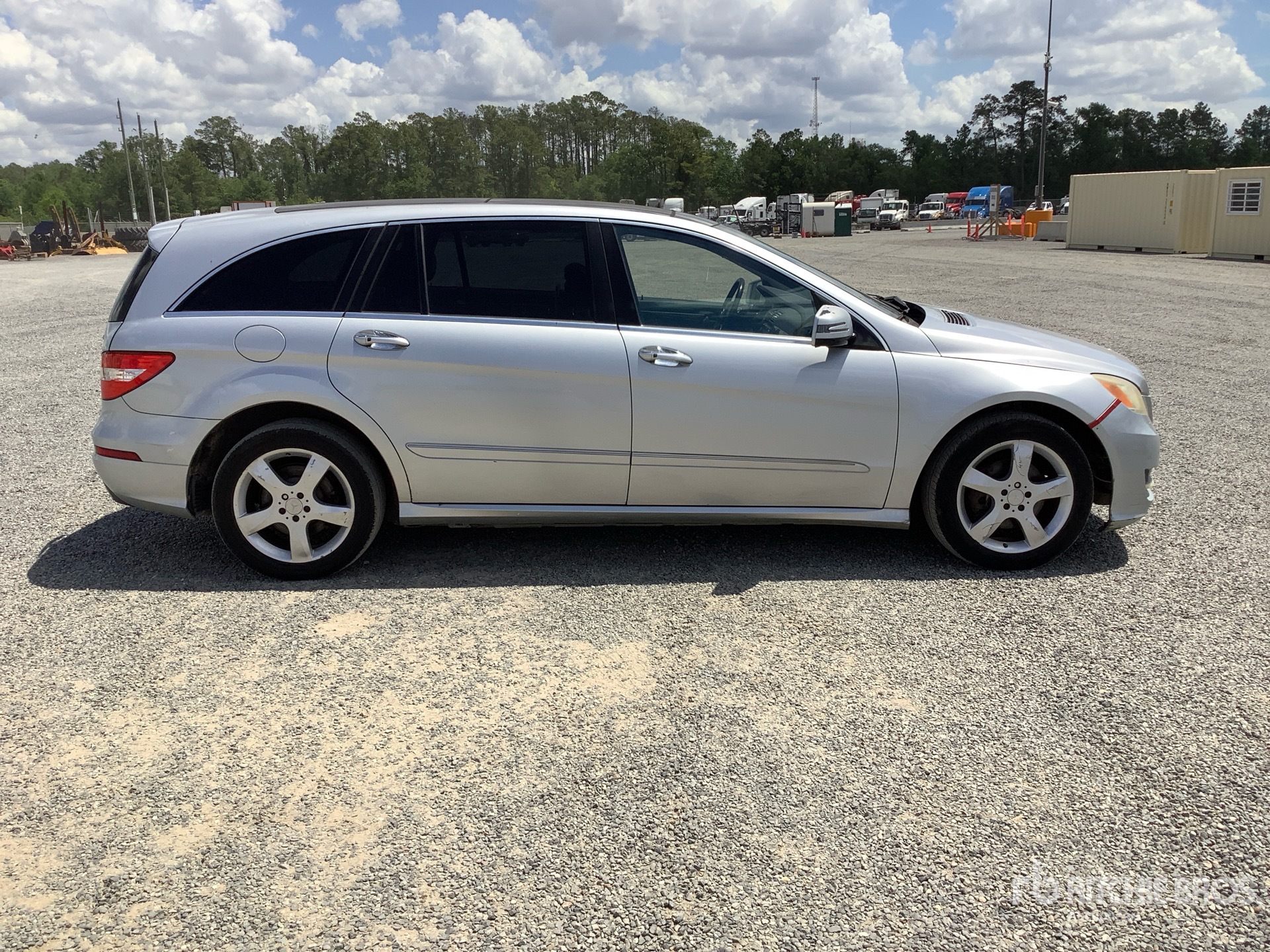 2011 Mercedes-Benz R350