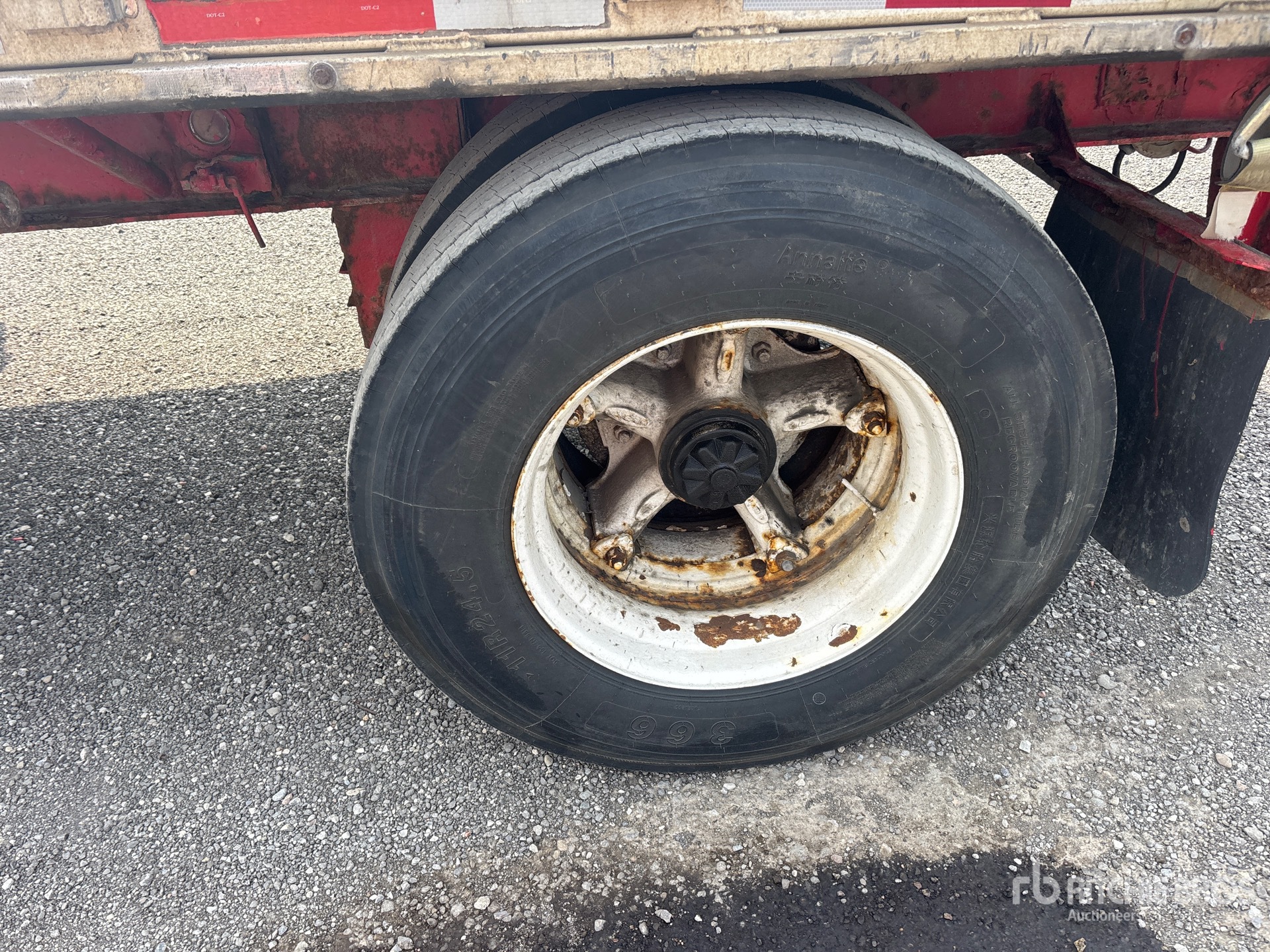 1992 Load King 48 ft T/A Spread Axle