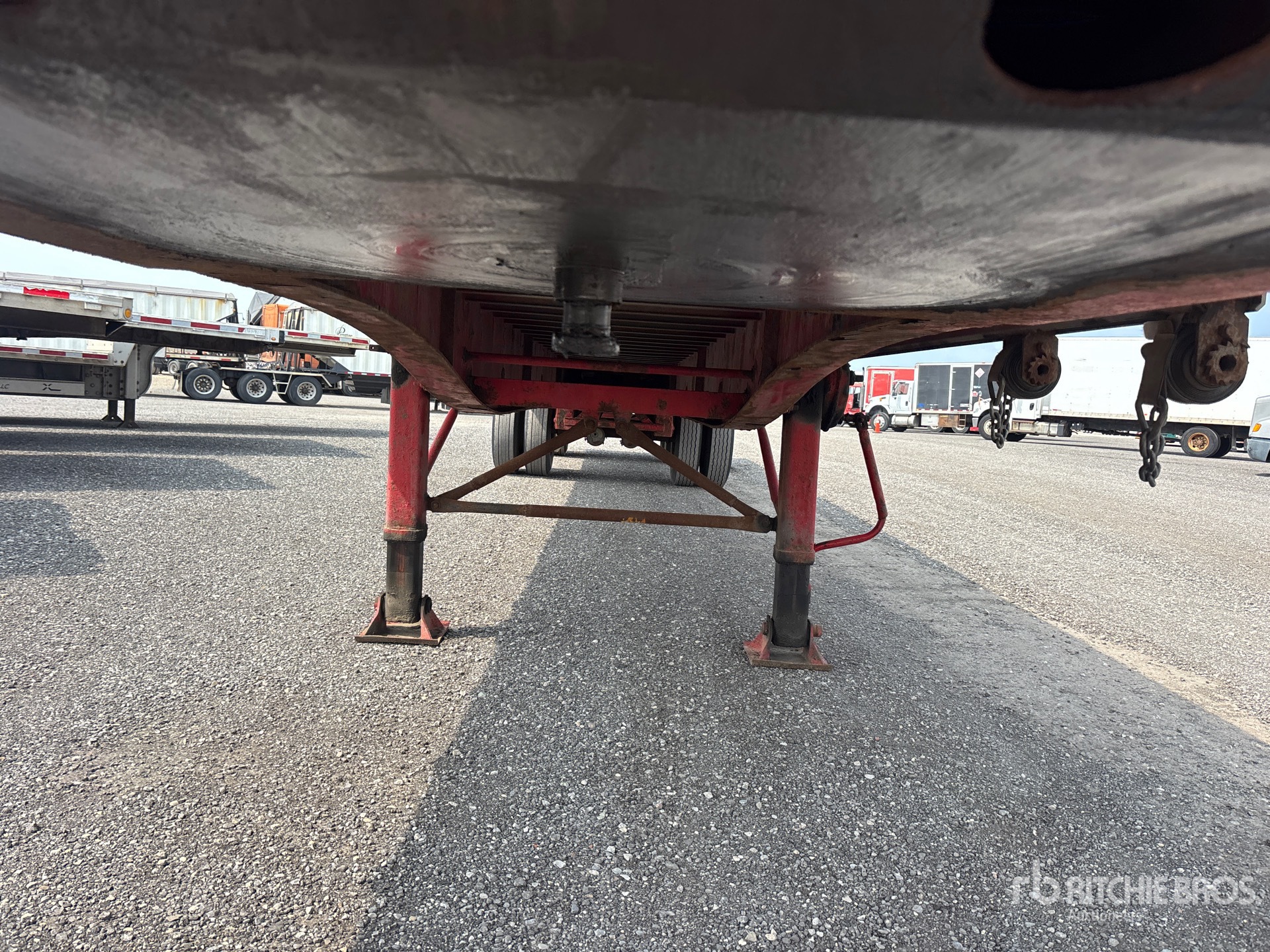 1992 Load King 48 ft T/A Spread Axle