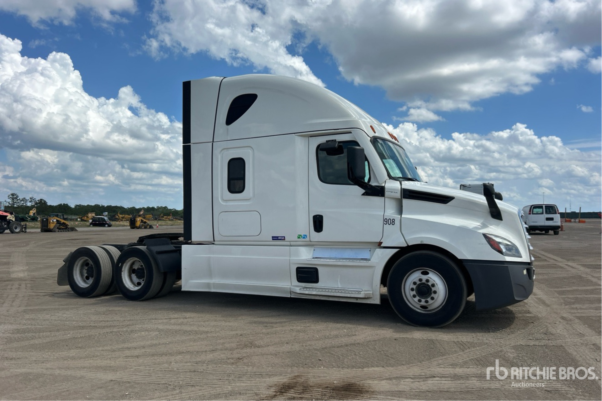 2021 Freightliner CASCADIA 126