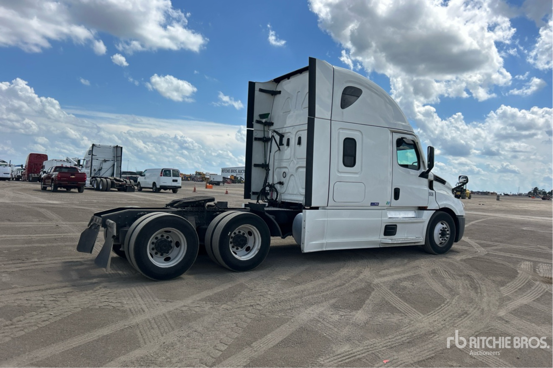 2021 Freightliner CASCADIA 126